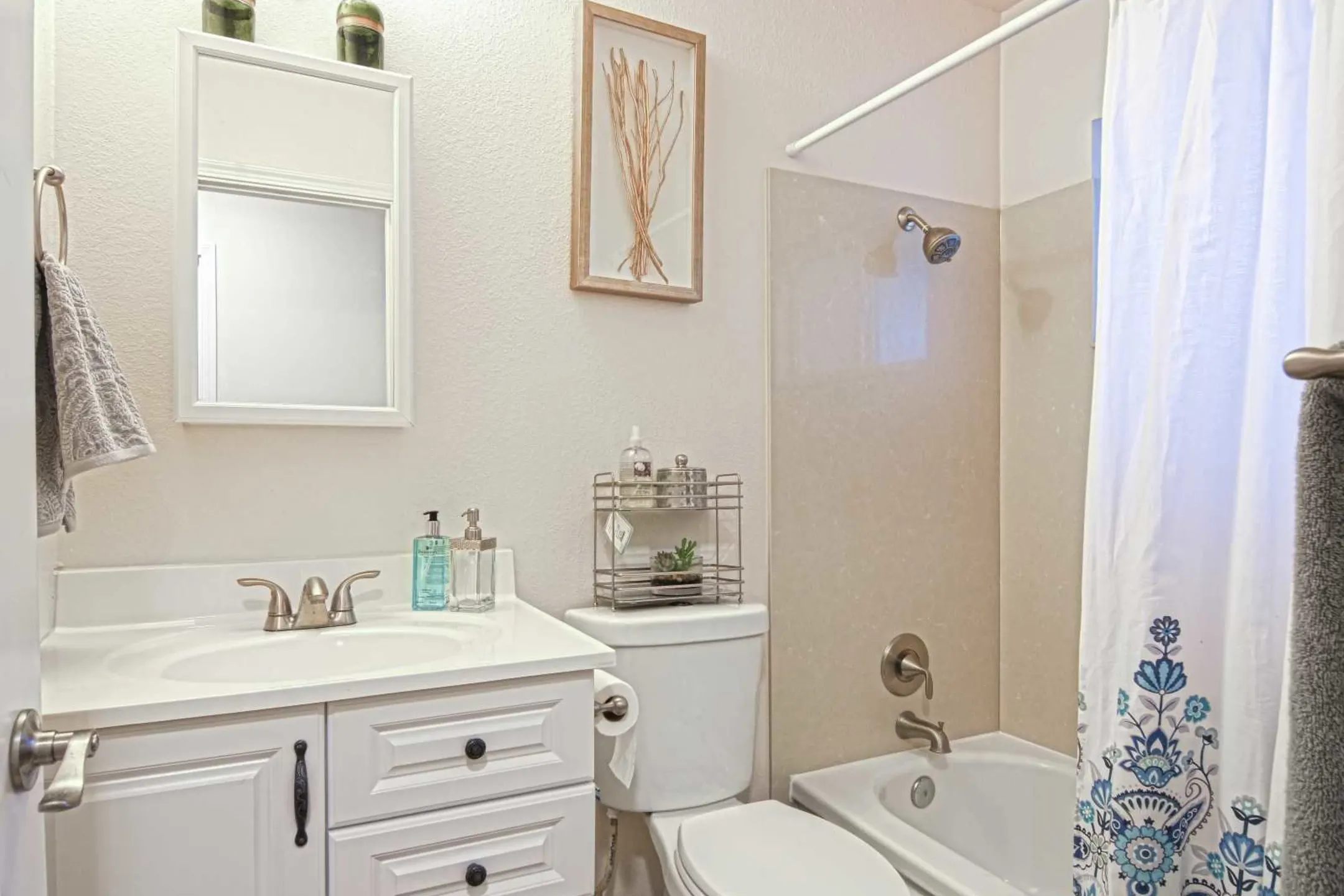 Bathroom - Sun Valley Apartments - Pleasant Hill, CA