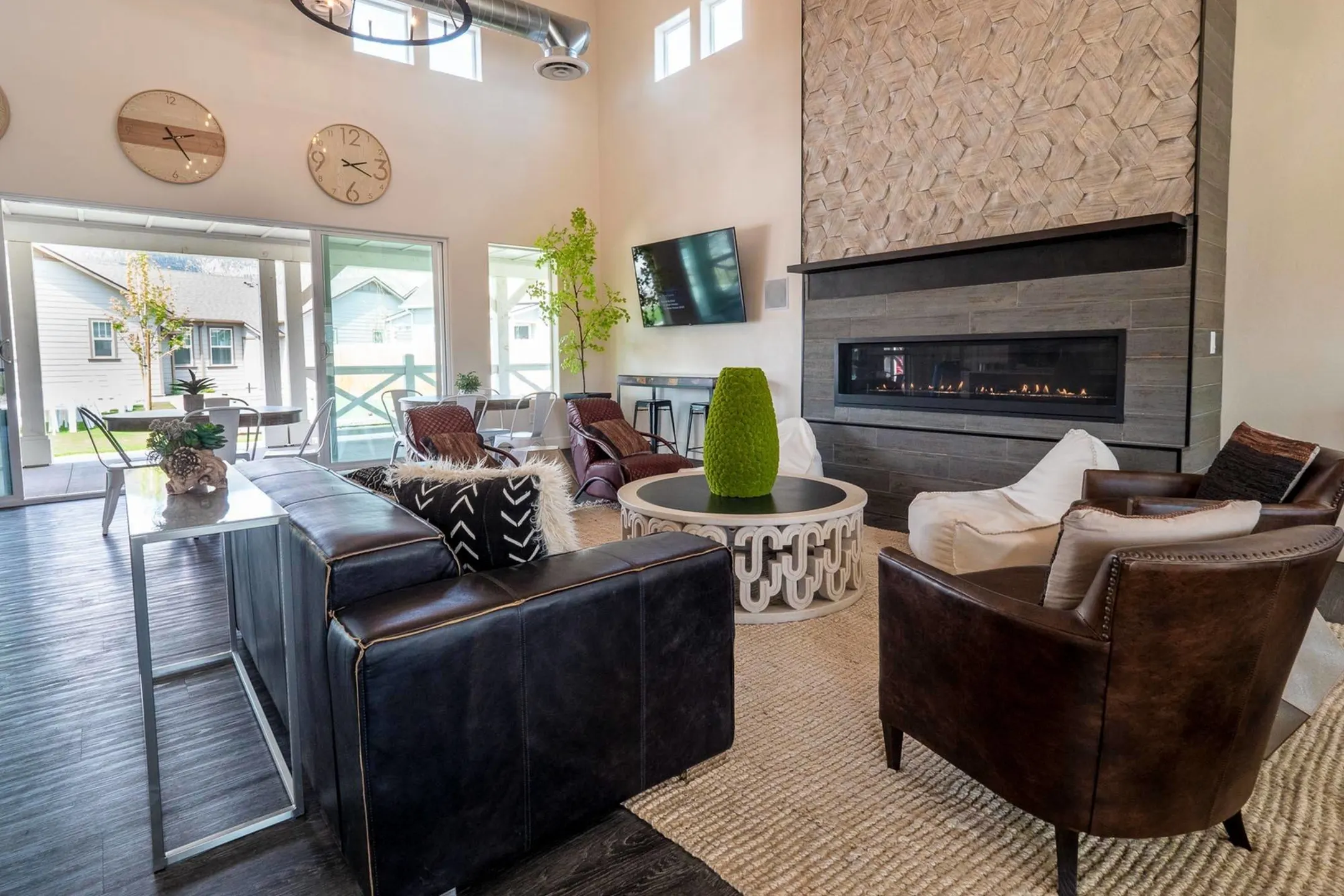 Living Room - Overlook at Buffalo Park - Flagstaff, AZ