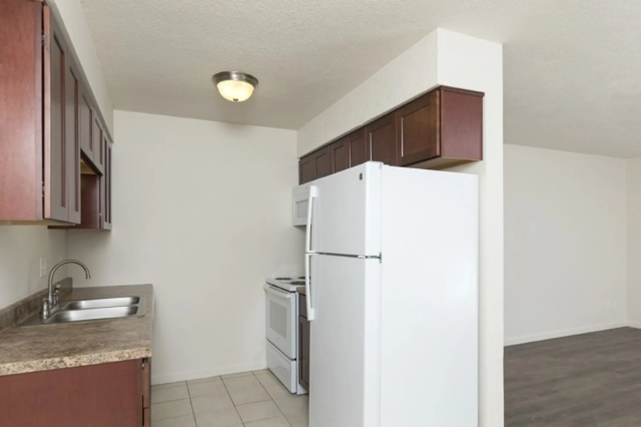 Rosewood Village Apartments 2072 E St Springfield, MO