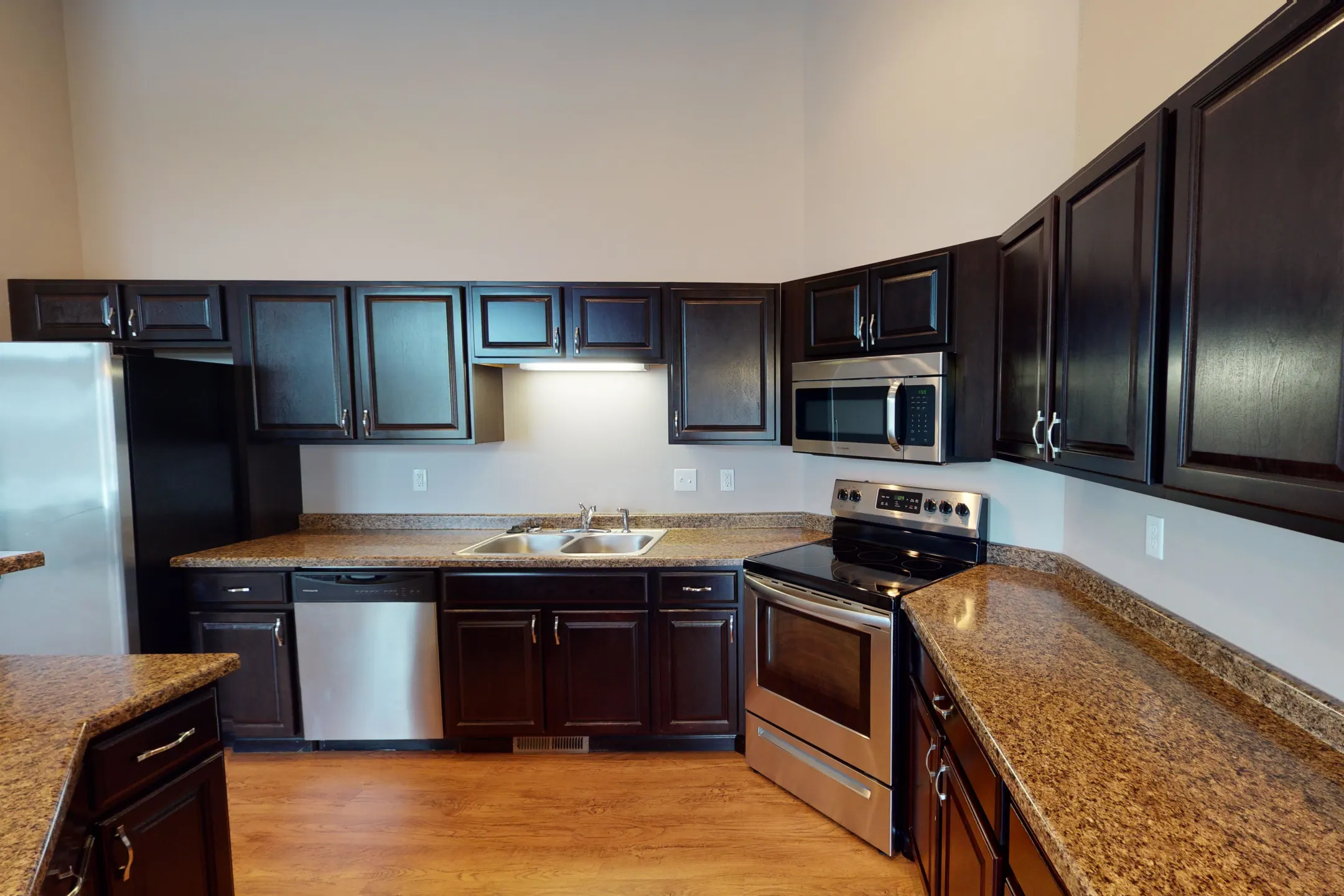 Kitchen - Town Square Townhomes - Fargo, ND