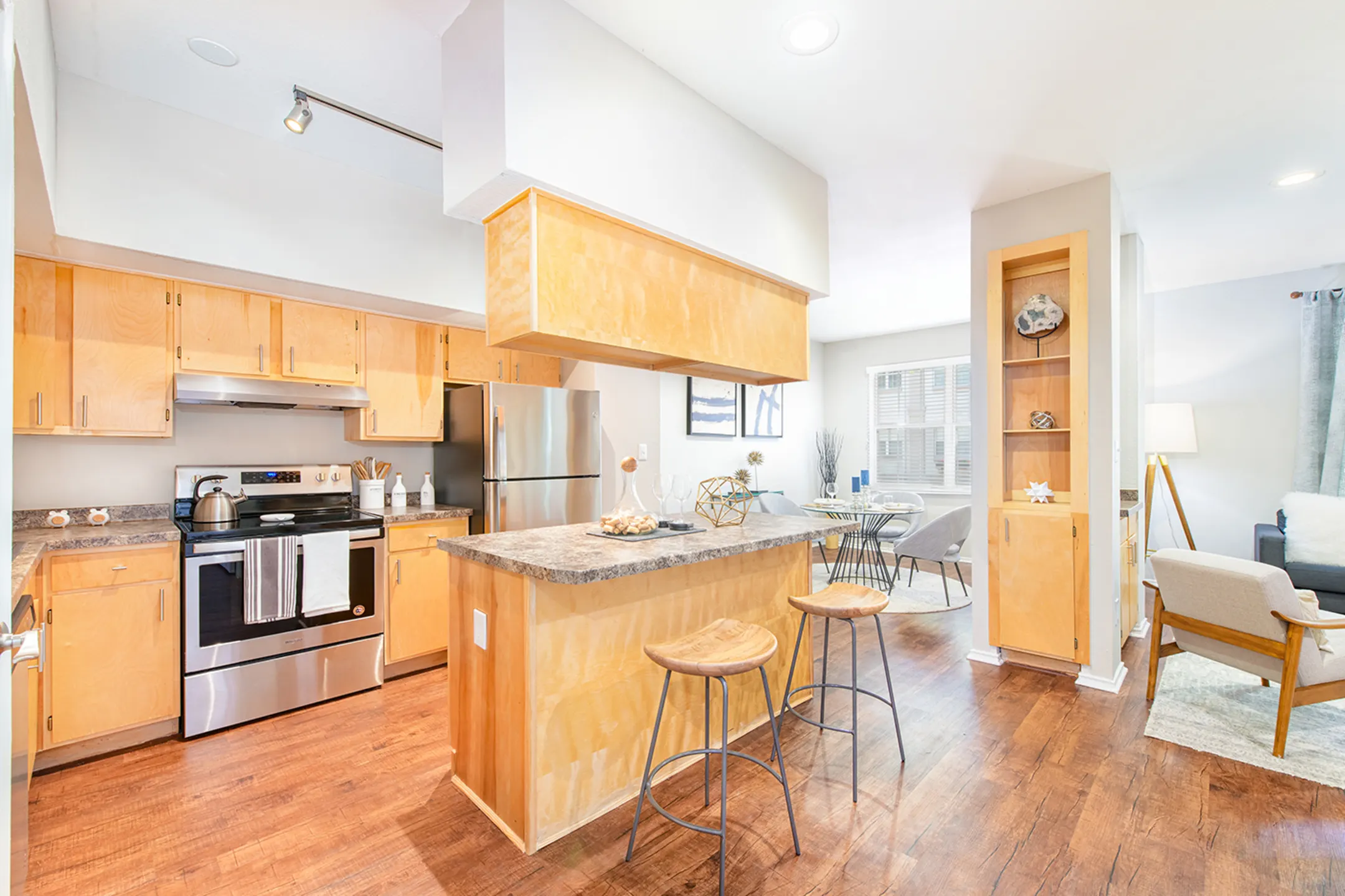 MAA Uptown Village Apartments Dallas, TX 75201