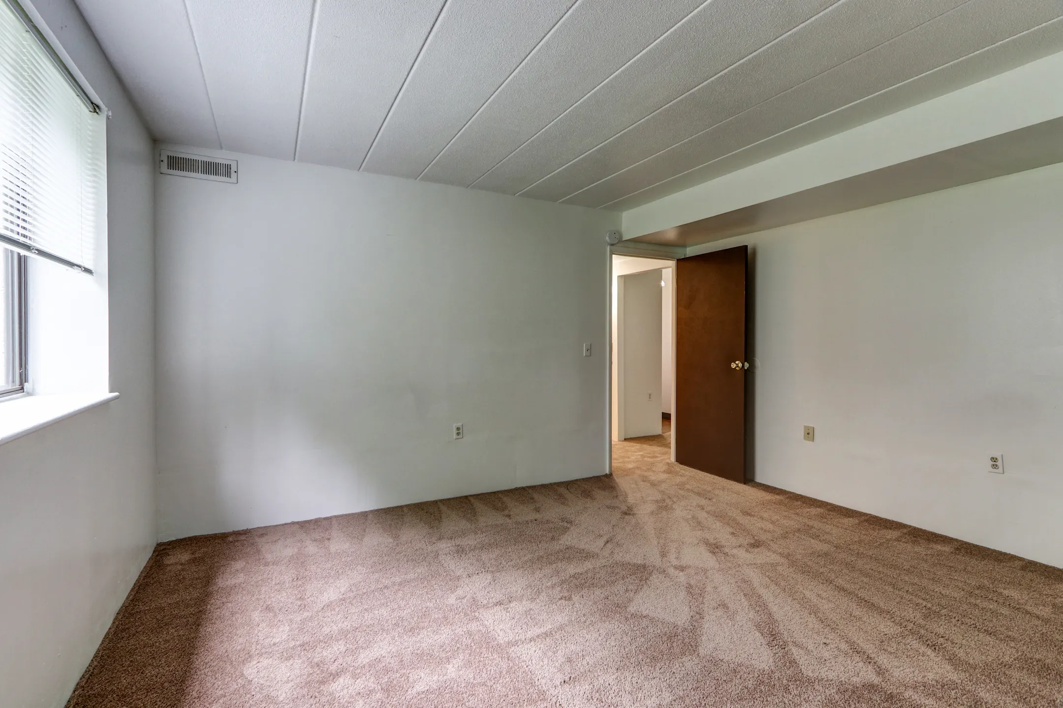 Mountainview Garden 204 Mountainview Dr Waynesburg, PA Apartments