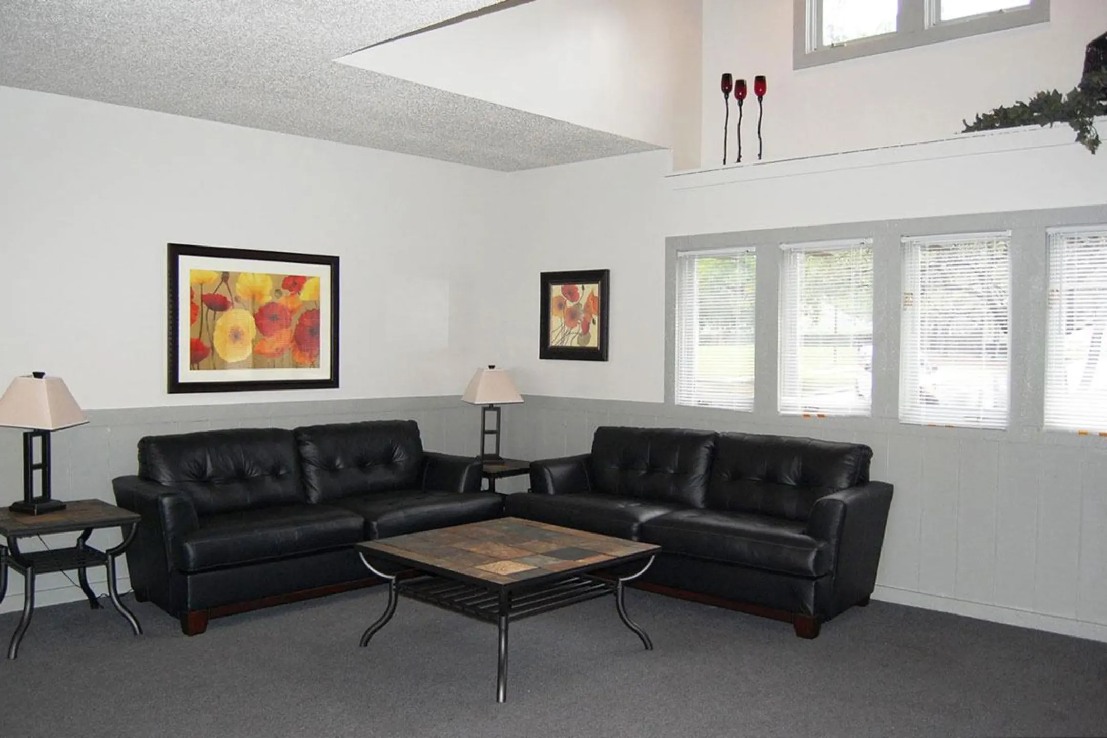 Living Room - Fairlane Apartments - Springfield, MI