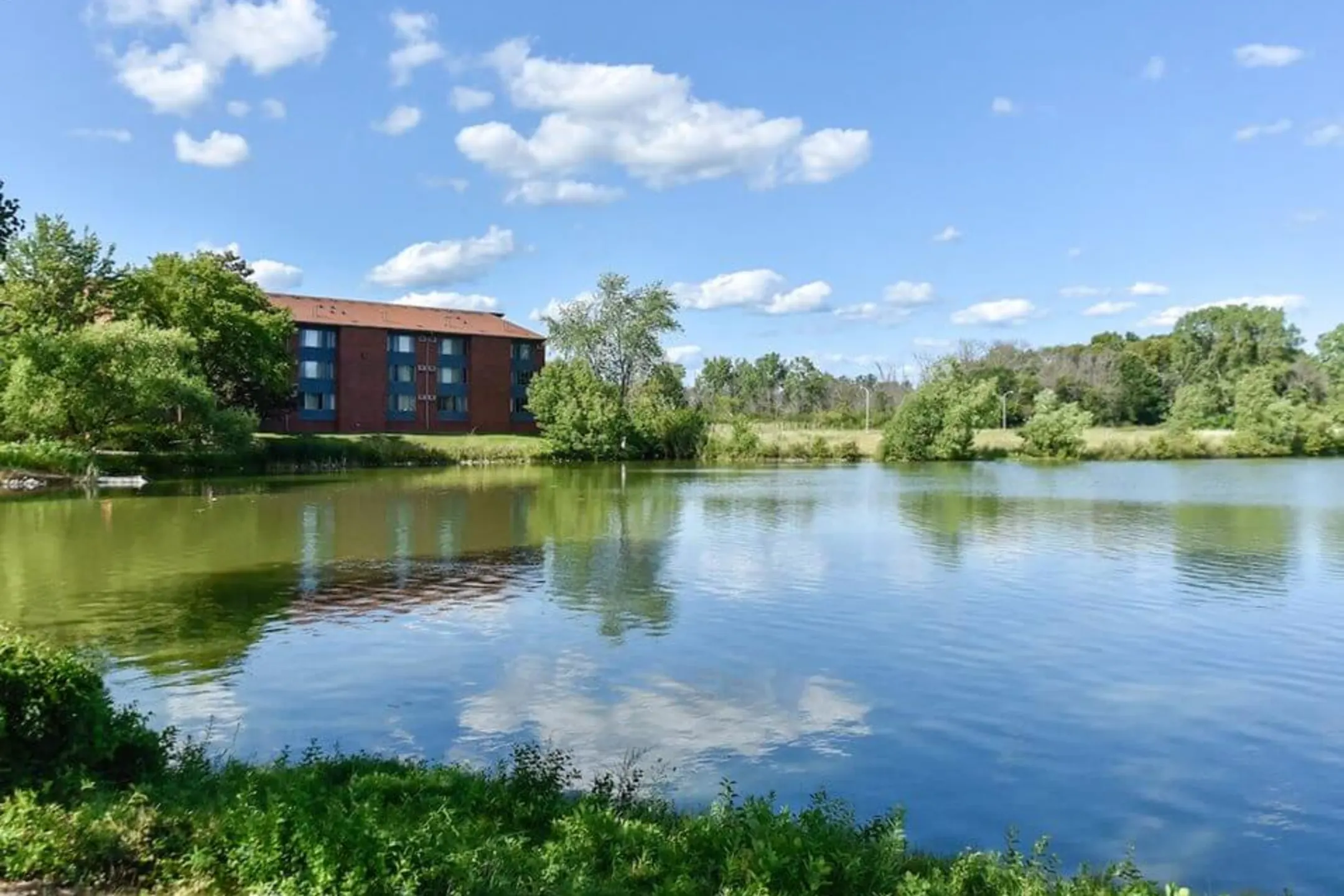 Glenbrook Apartments - Milwaukee, WI