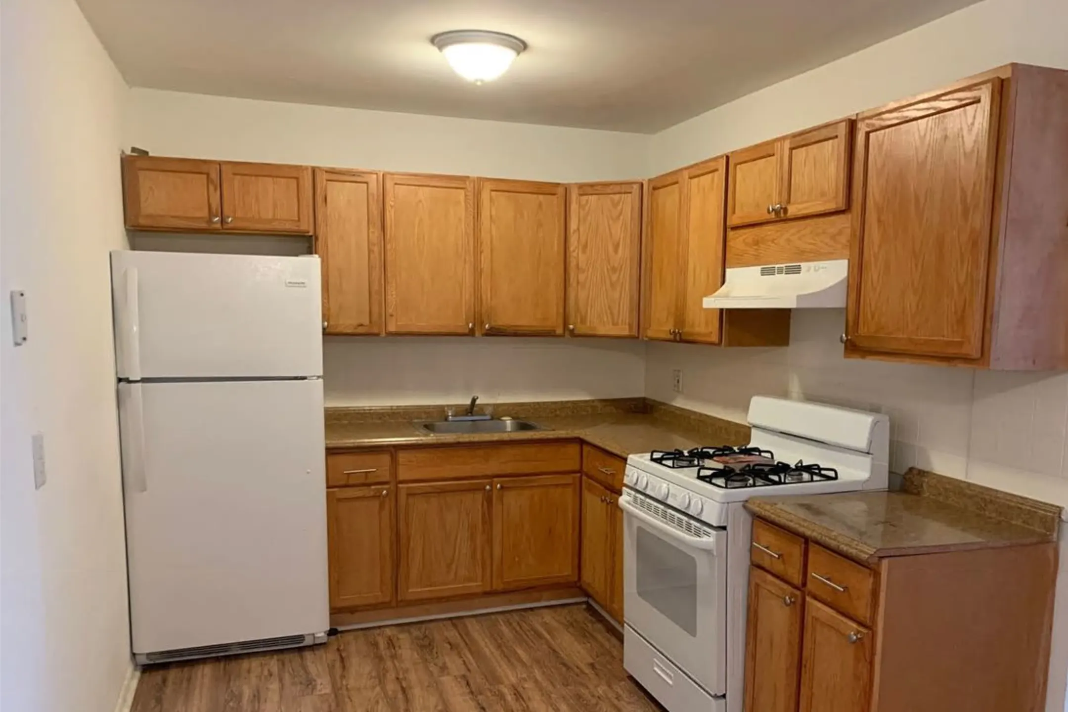 Carriage House Apartments (carriagehouseapartmentsnj.com) - 100 New Rd ...