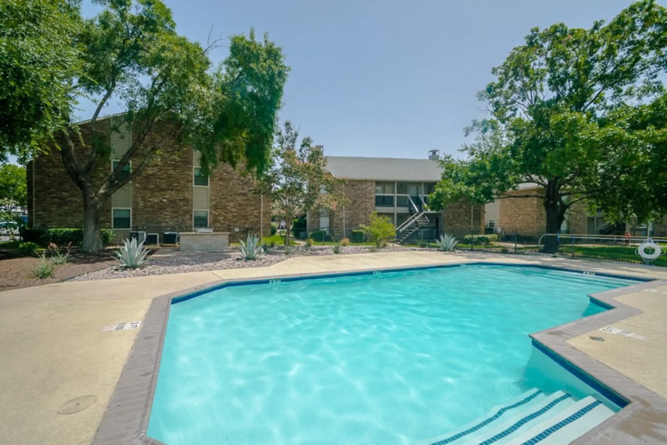 Rock 35 1500 S Interstate 35 Round Rock, TX Apartments for Rent Rent.