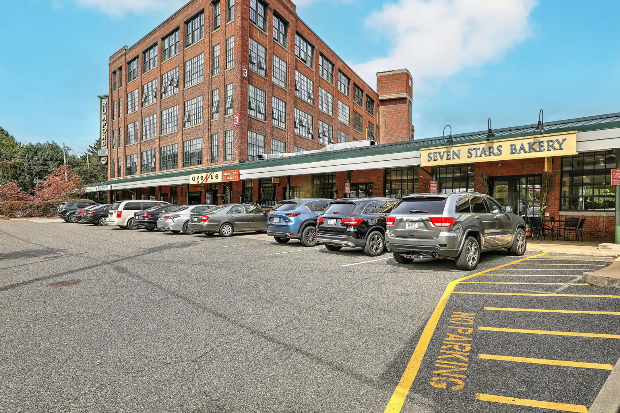 Rumford Center Apartments Rumford, RI 02916