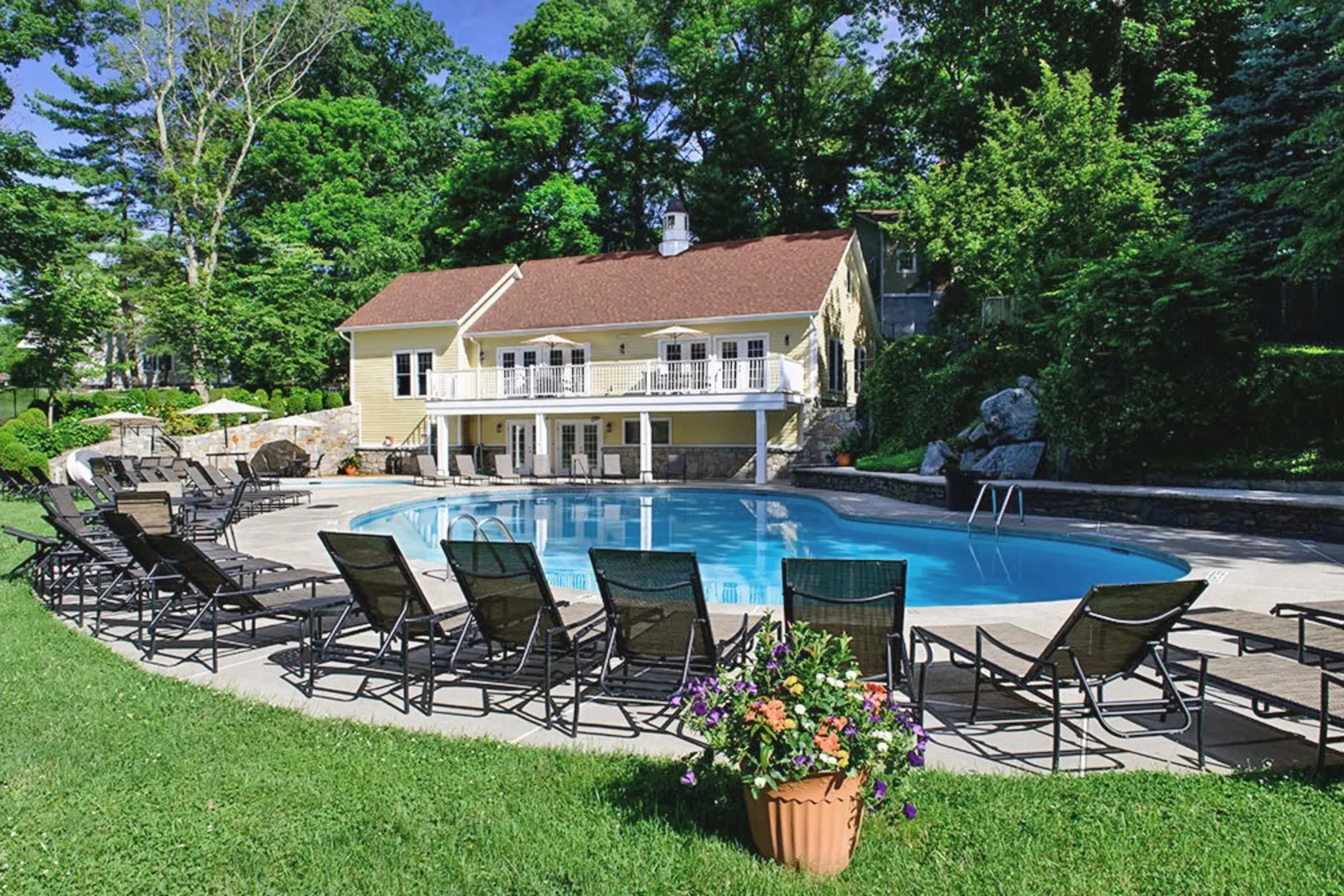 Greenwich Place Apartments Greenwich, CT 06830