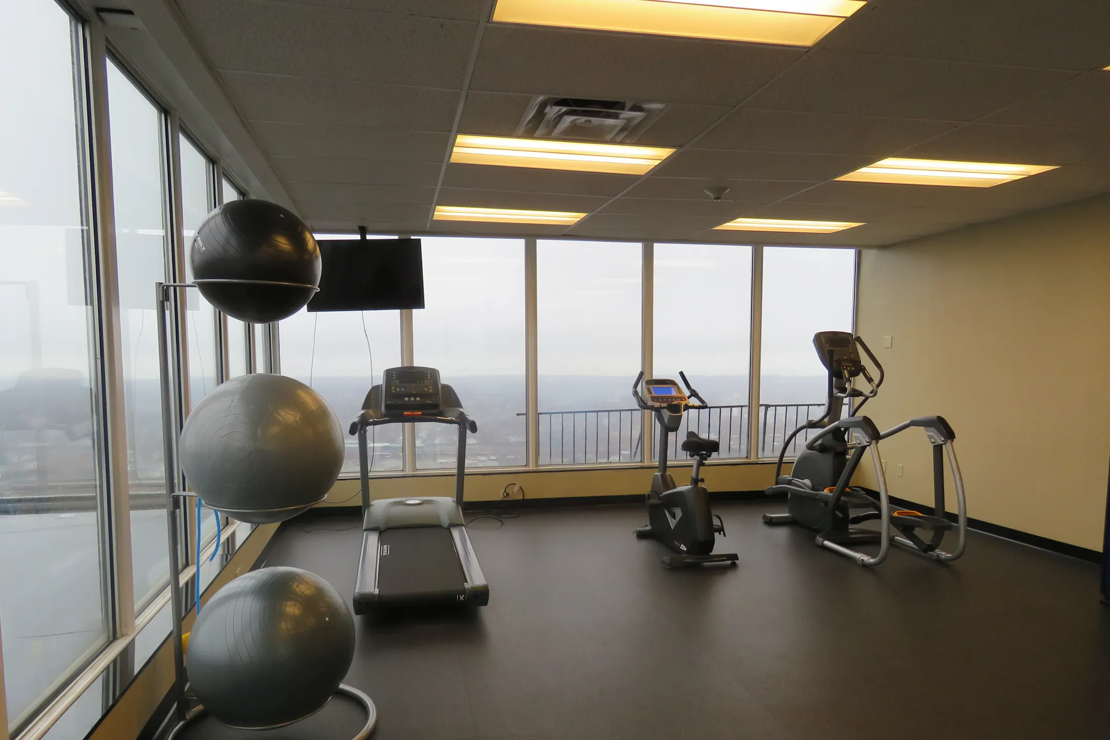 Fitness Weight Room - Lake Park Tower Apartments - Cleveland, OH