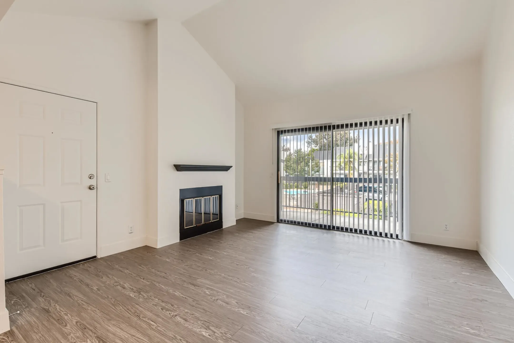 Woodmere Apartments 910 W Phillips St Ontario, CA Apartments for