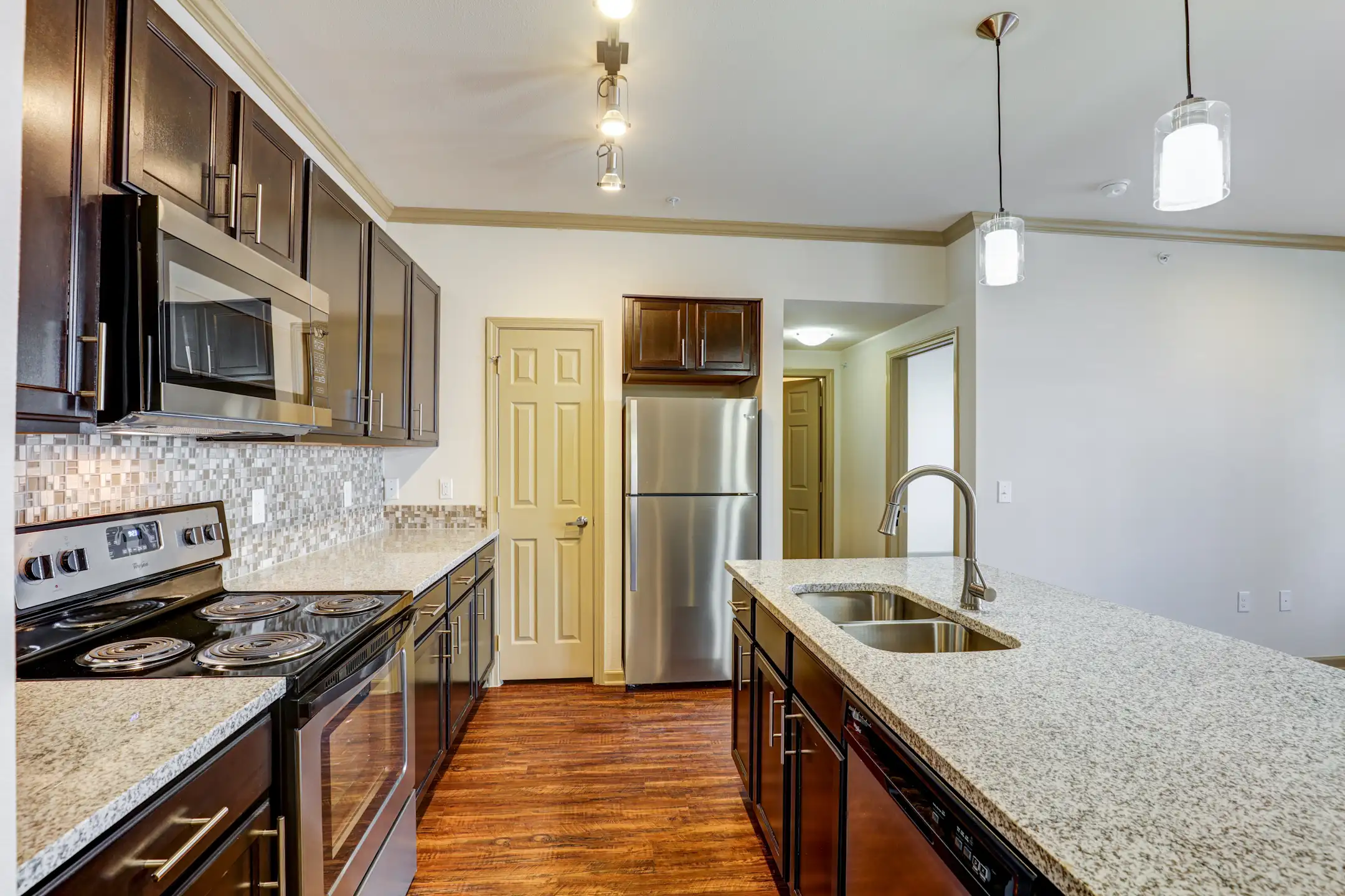 Kitchen - Mansfield On The Green - Mansfield, TX