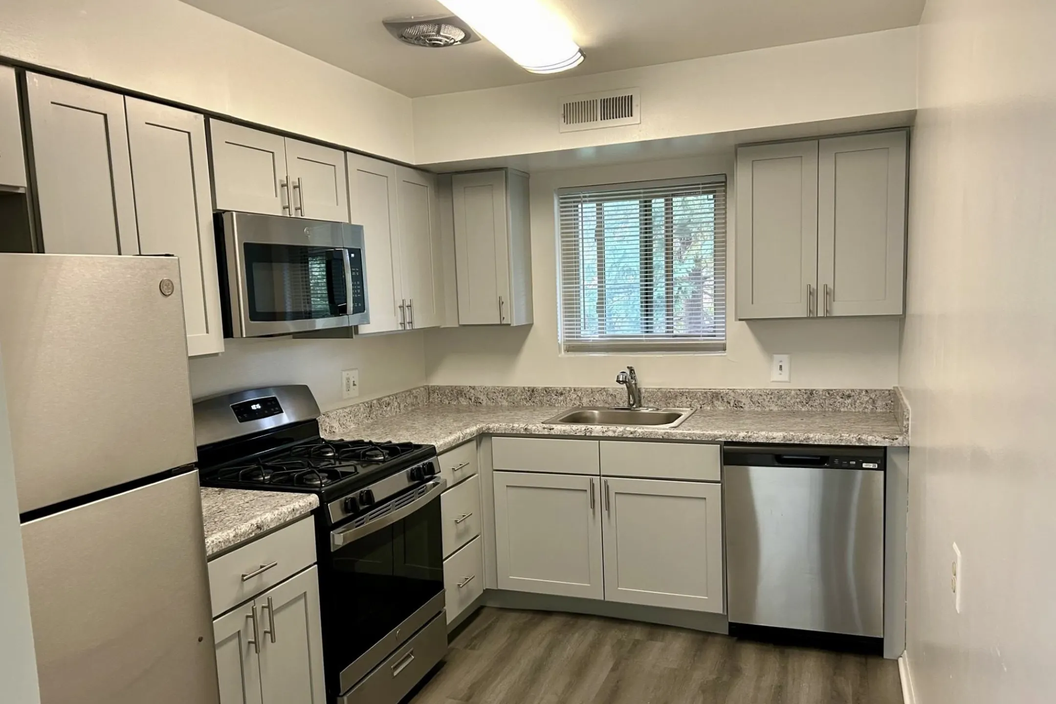 Kitchen - Milbrook Park Apartments - Baltimore, MD