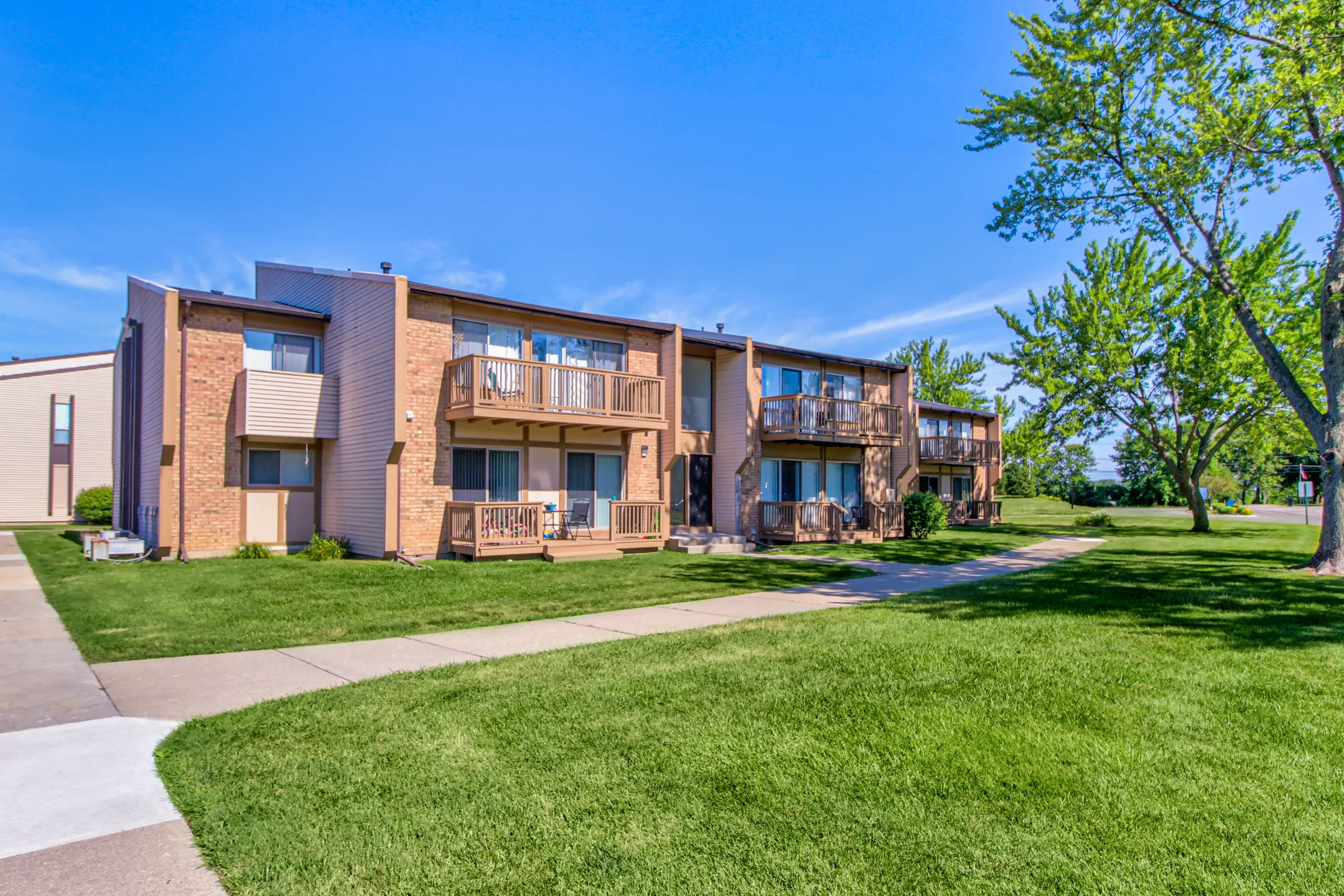 Grand Bend Club 12043 Juniper Way Grand Blanc, MI Apartments for