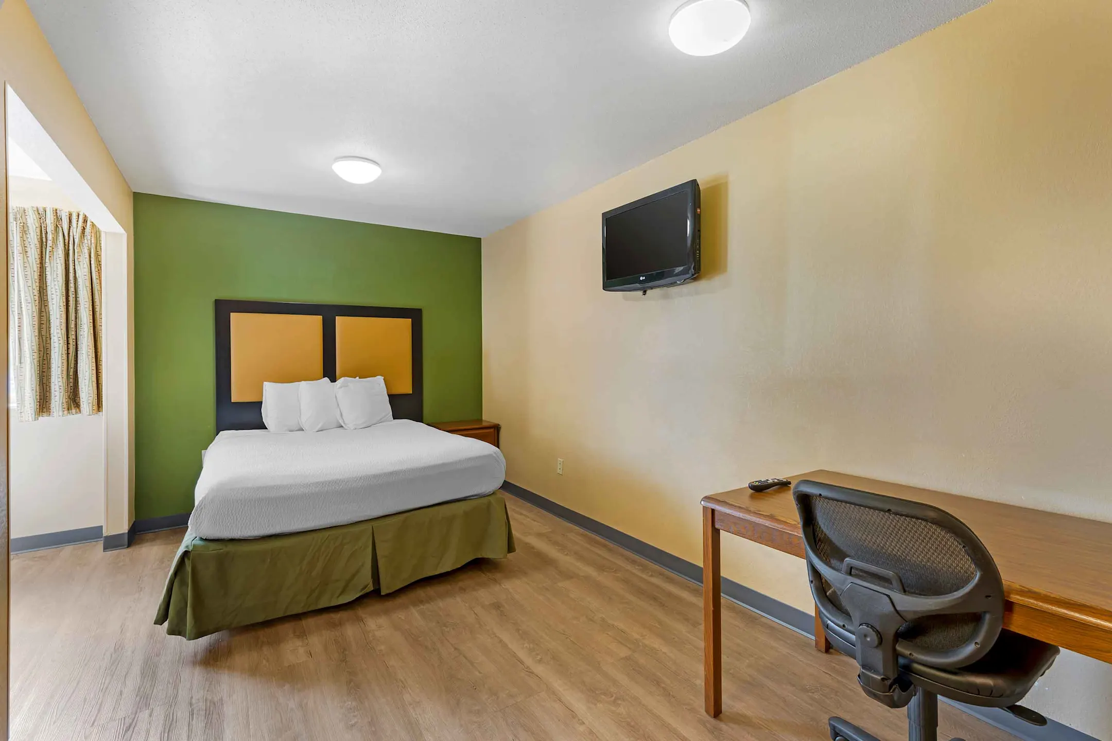 Bedroom - Furnished Studio - St. Louis - Westport - Craig Road - Saint Louis, MO