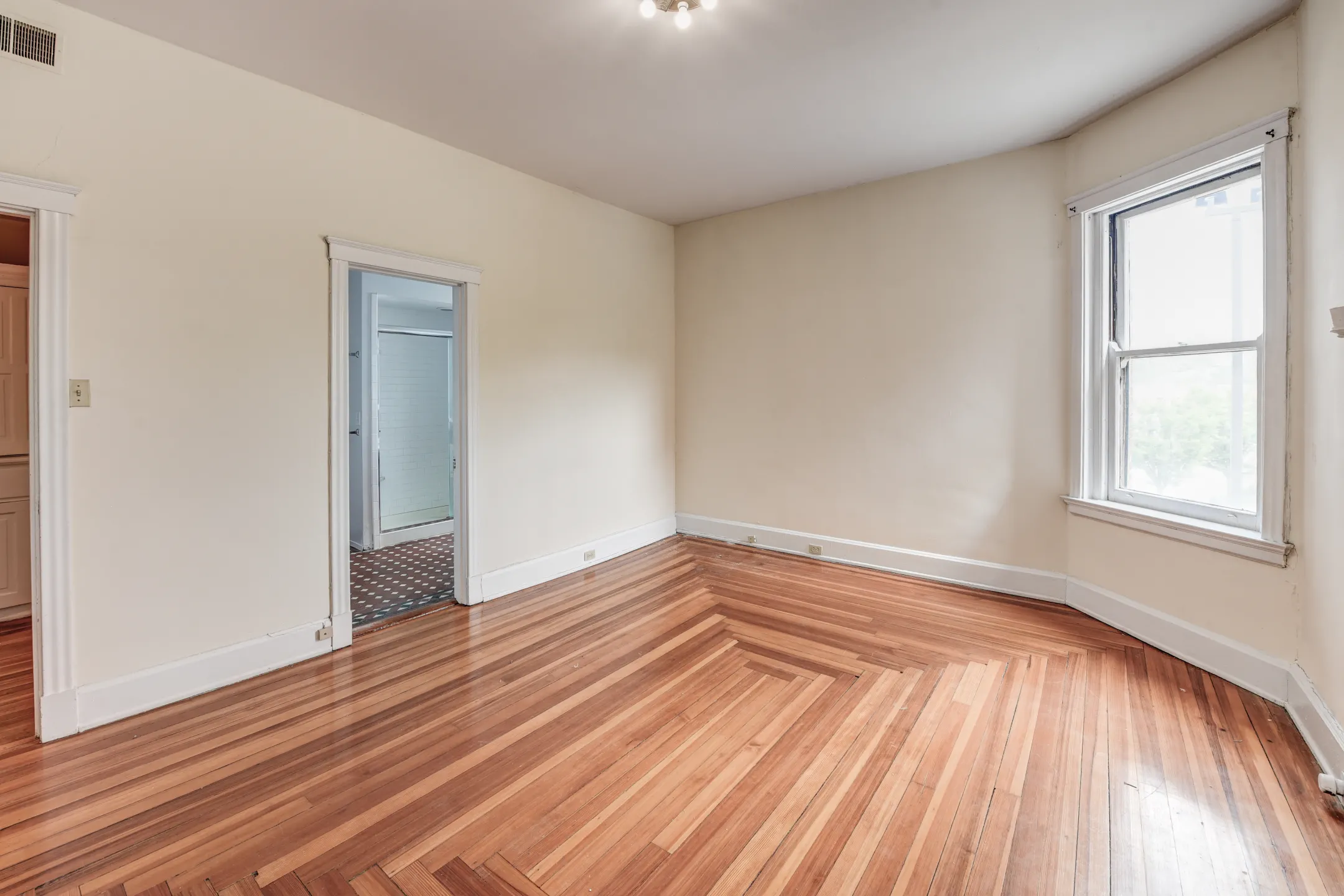 The Clermont Apartments Cincinnati, OH 45206