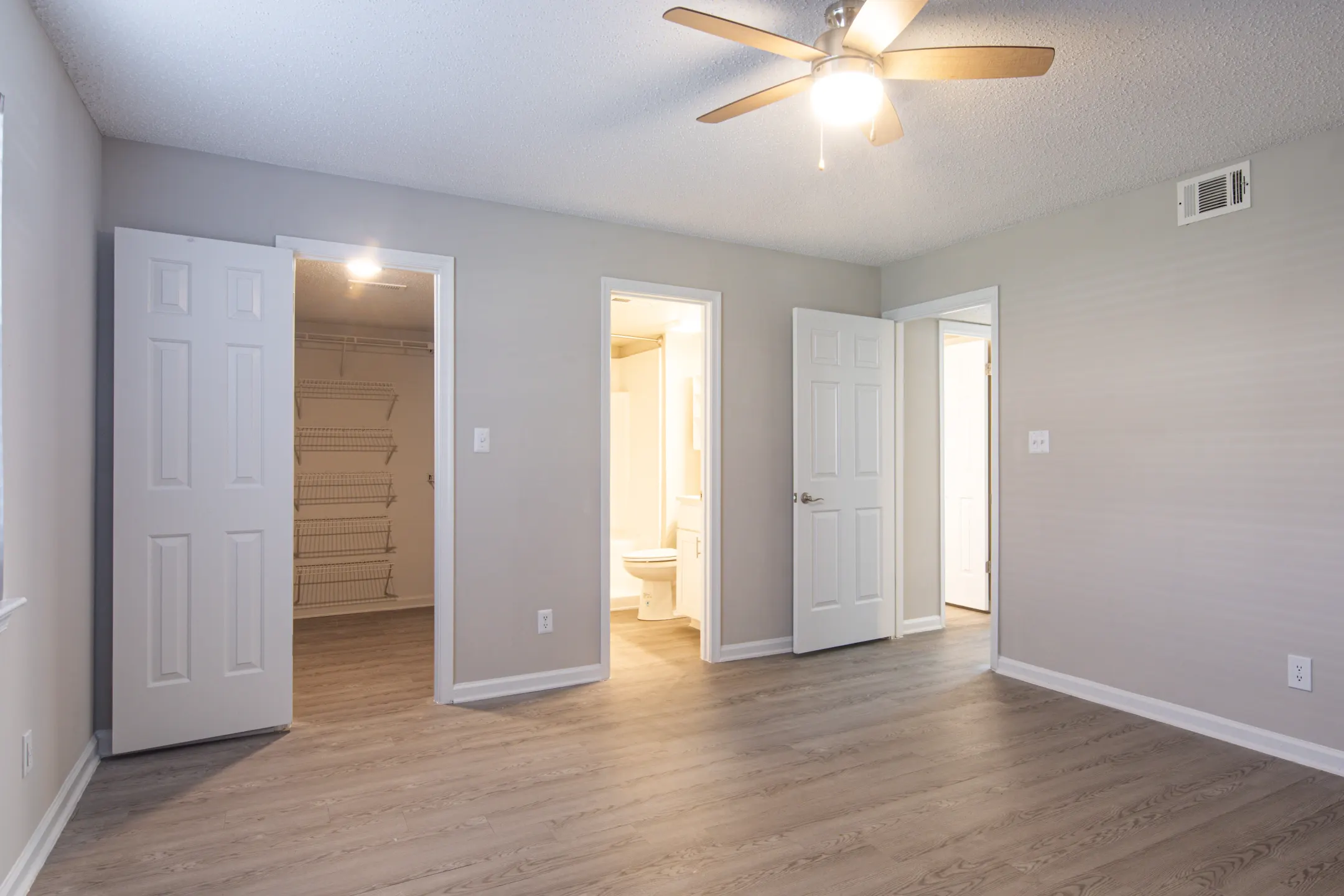 Holly Point Apartments Chesapeake, VA 23325