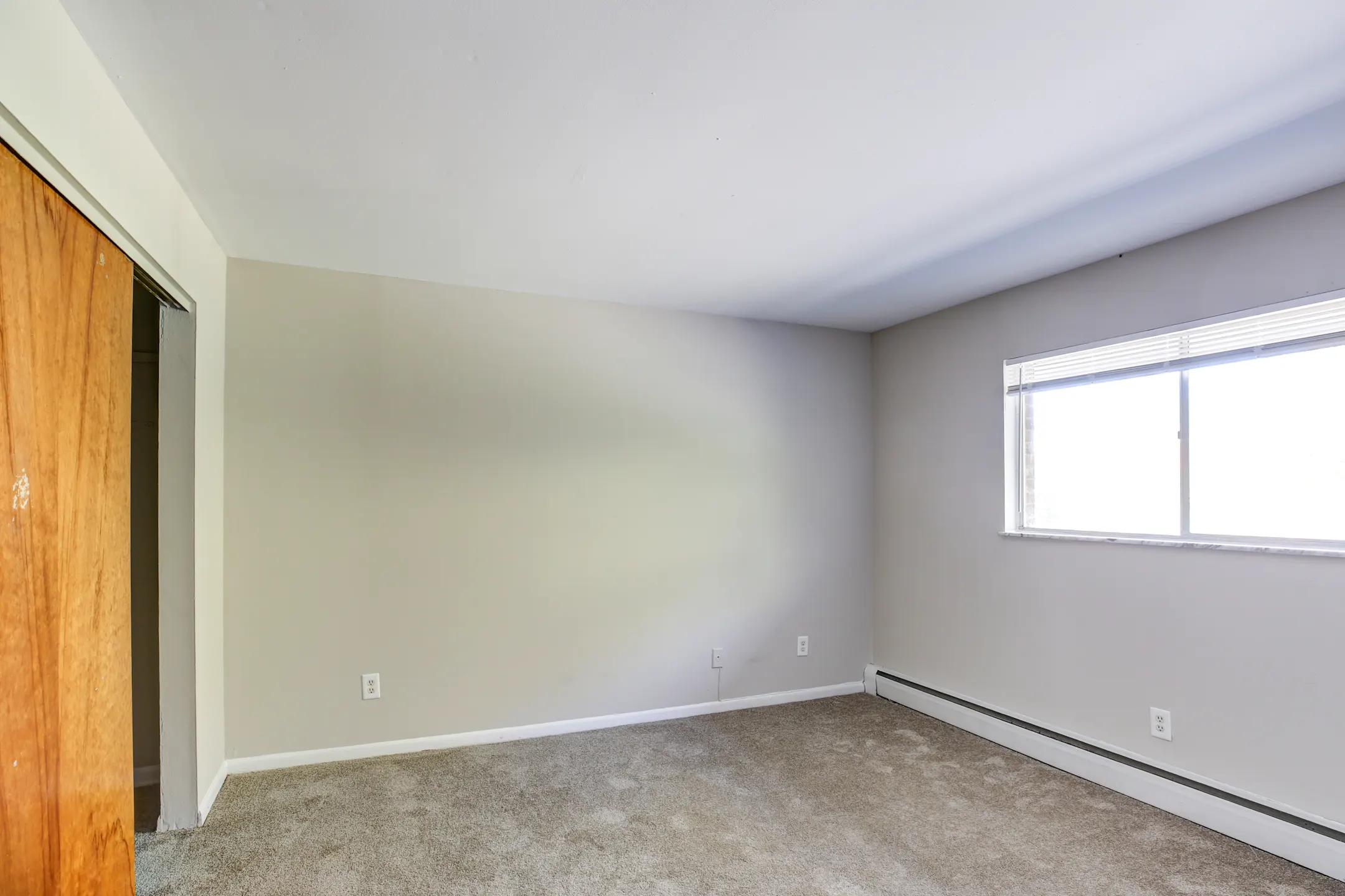 Bedroom - Colonial Gardens Apartments - Cincinnati, OH