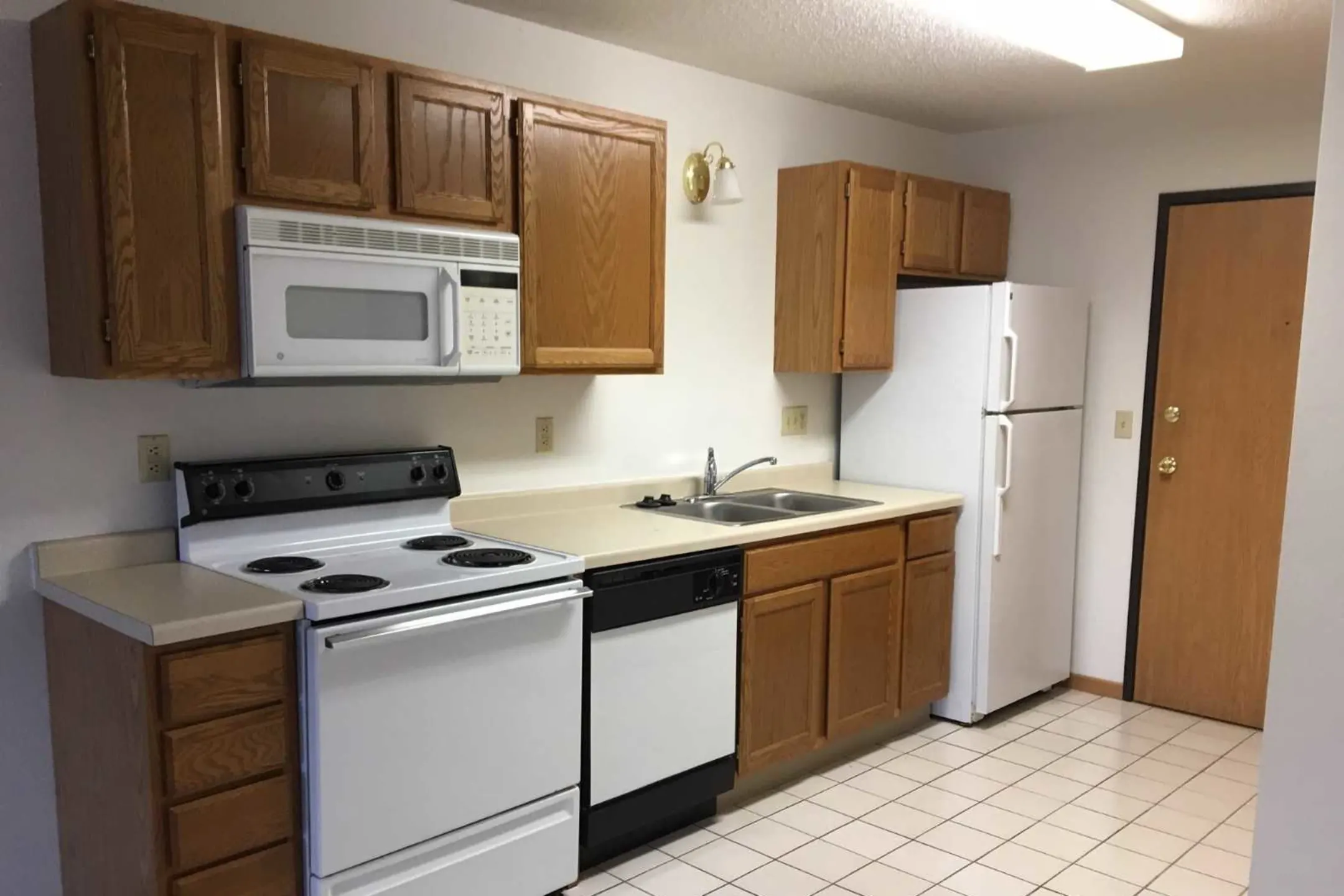 Skaff Apartments - Fargo - Fargo, ND 58103