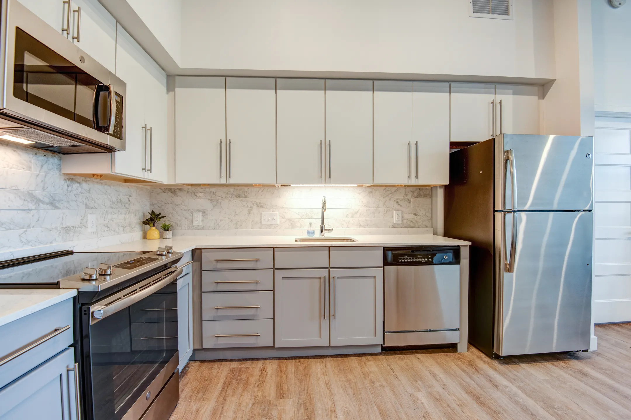 Montgomery Mill Apartments Windsor Locks, CT 06096