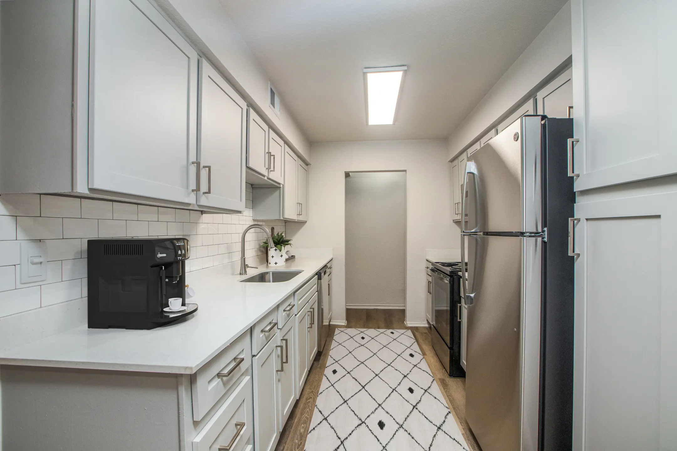 Kitchen - Presidio Apartments - Allen, TX