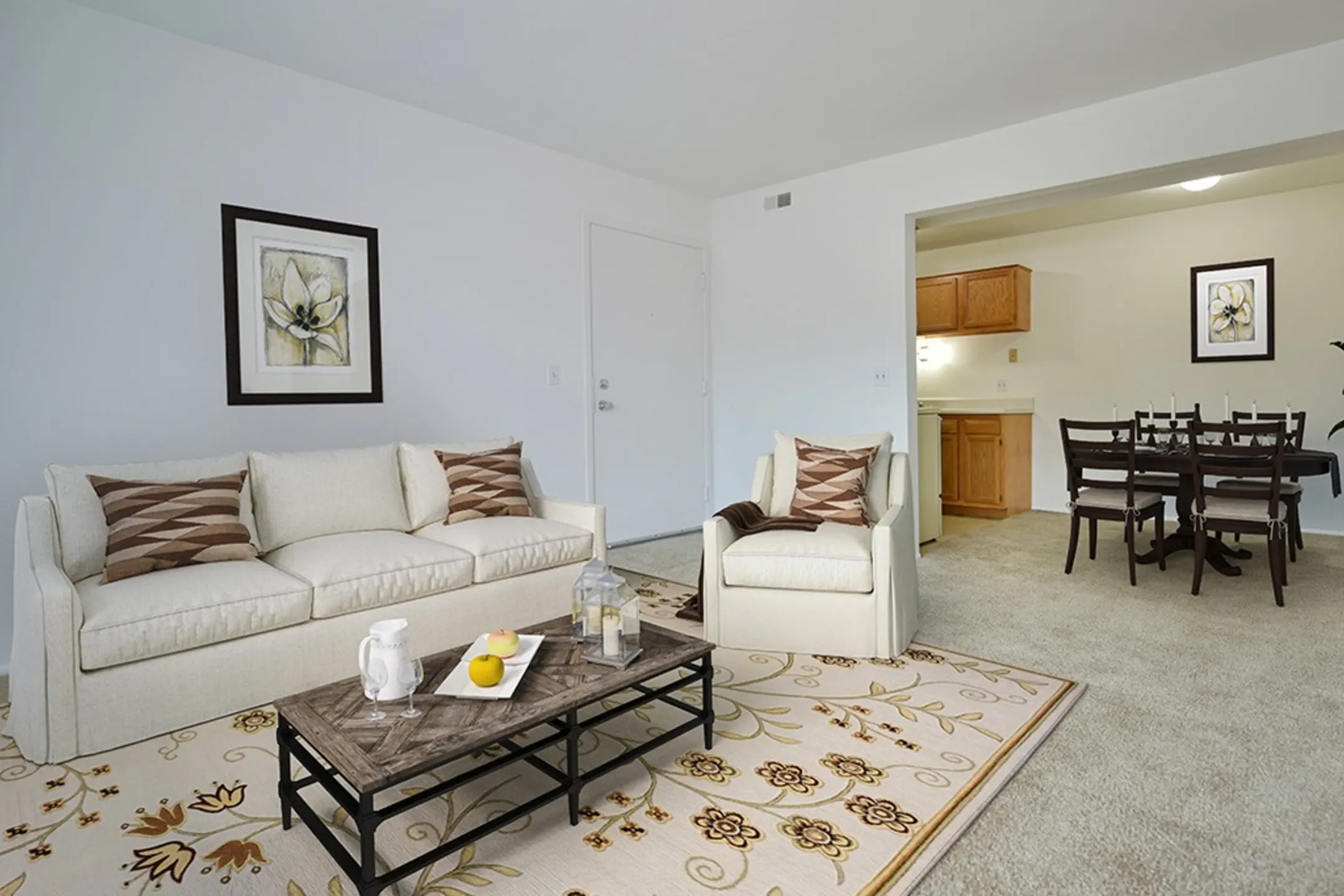 Living Room - Charter Oaks Apartments - Davison, MI