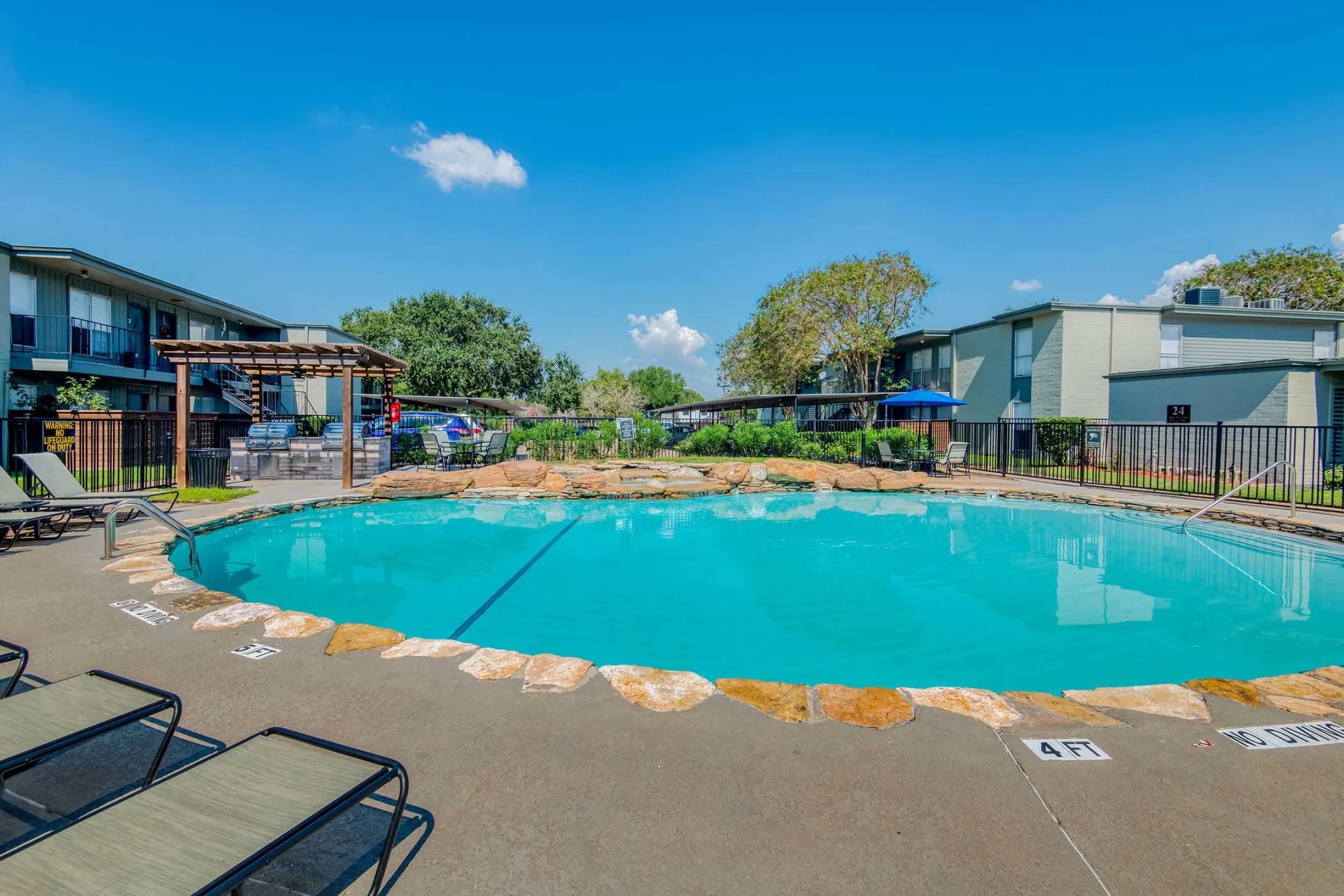 Pool - Creekside Villas at Clear Lake - Houston, TX