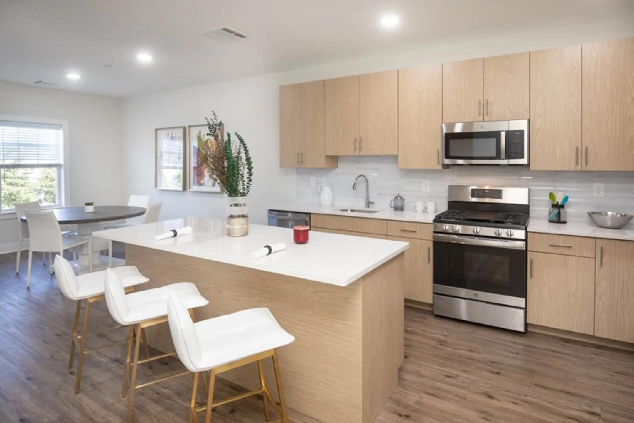 The Residences at Raritan Town Square Apartments Flemington, NJ 08822