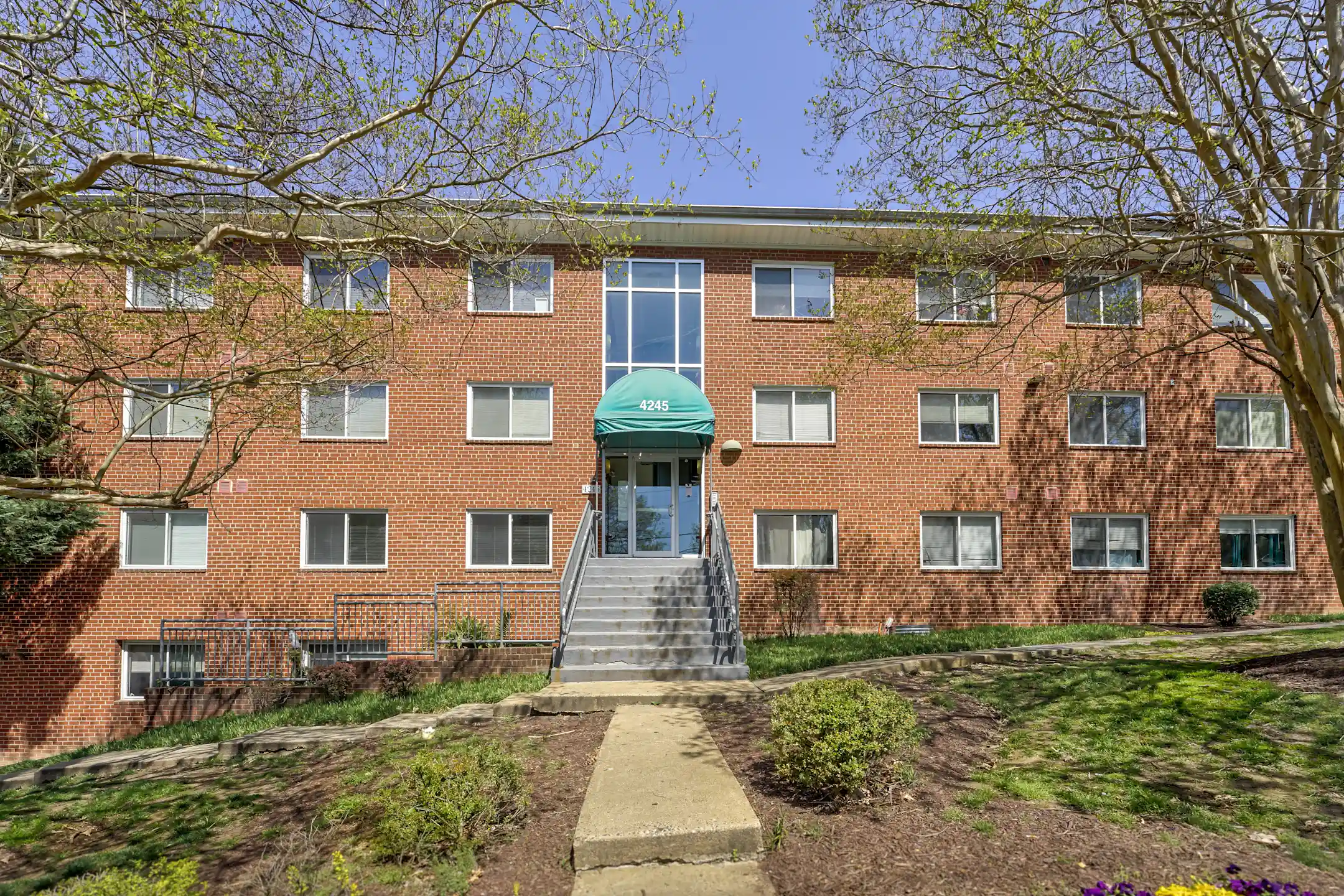 Virginia Gardens Apartments 1718 S Taylor St Arlington, VA for Rent
