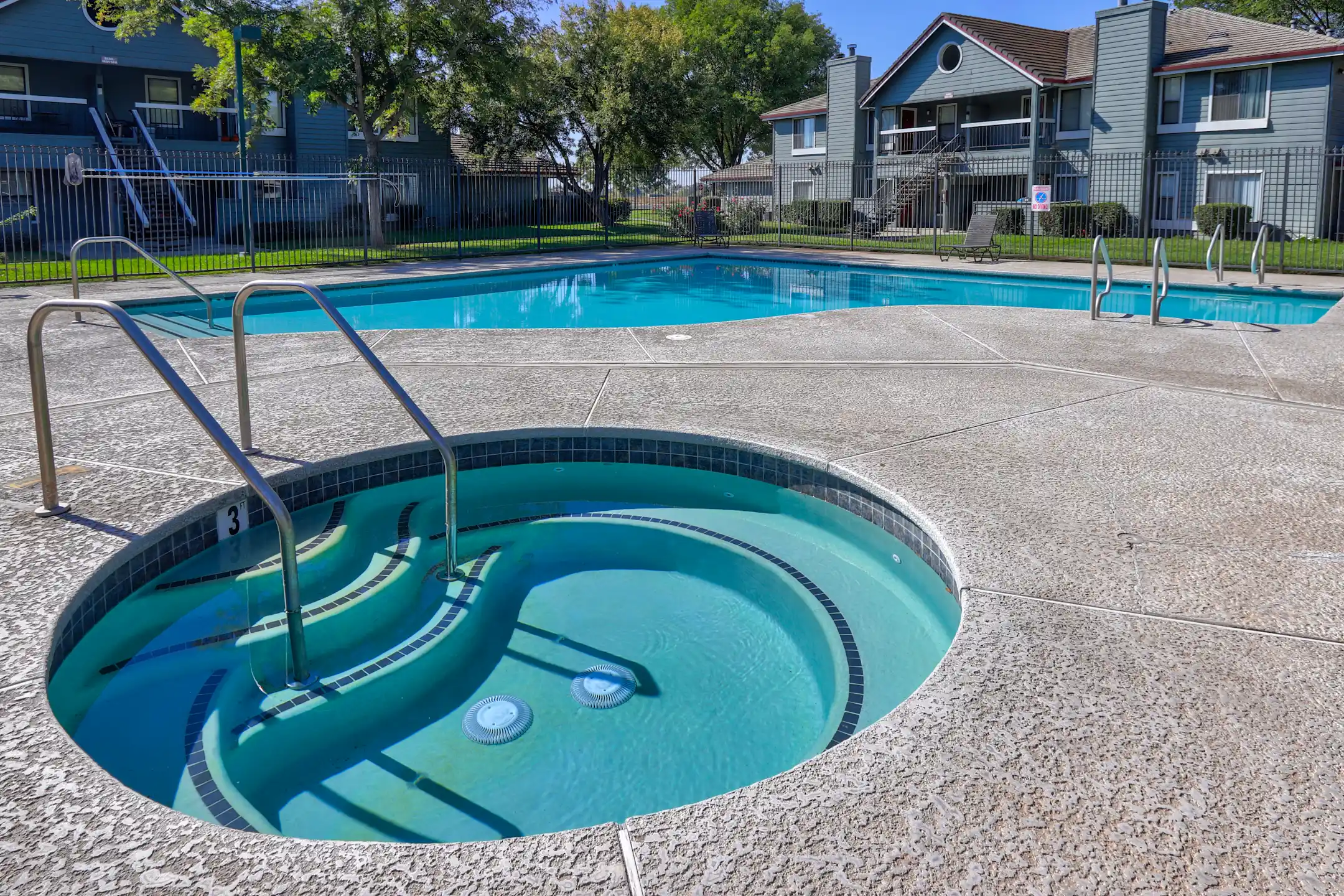 Lakeshore Meadows Apartments Lodi, CA 95242