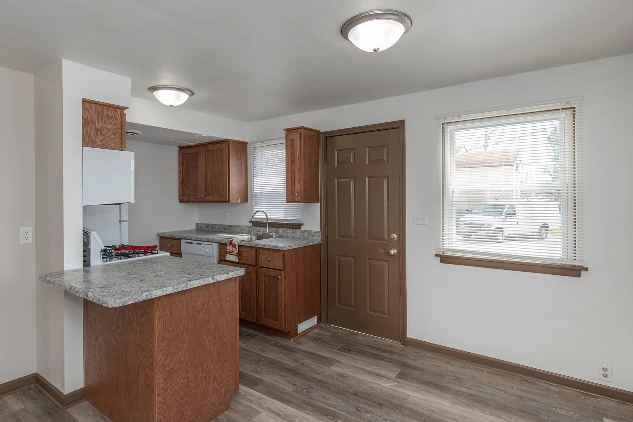 Downtown Town Homes 2124 Grant Street Bettendorf, IA Apartments for