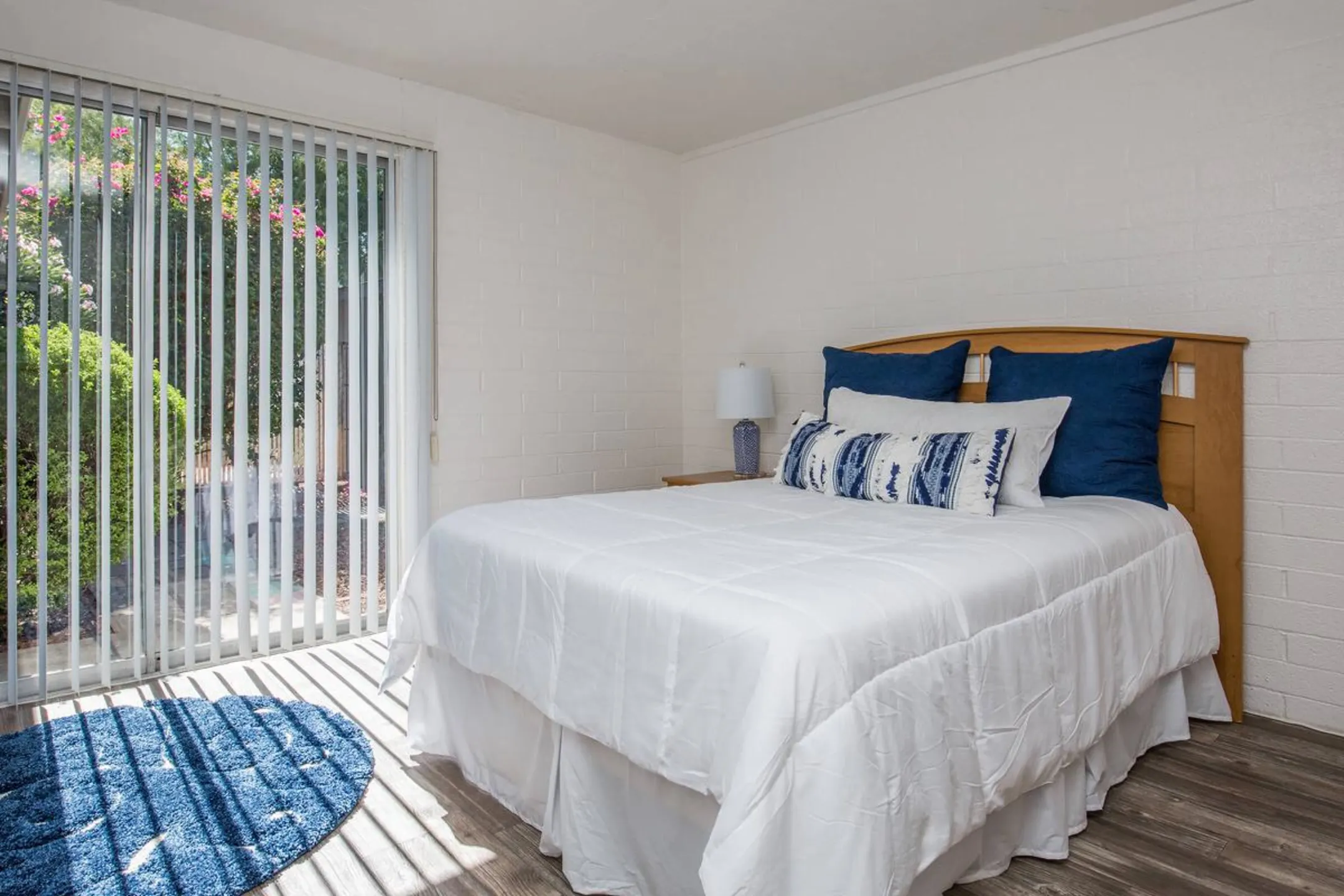 Icon on Stella Apartments Tucson, AZ 85730