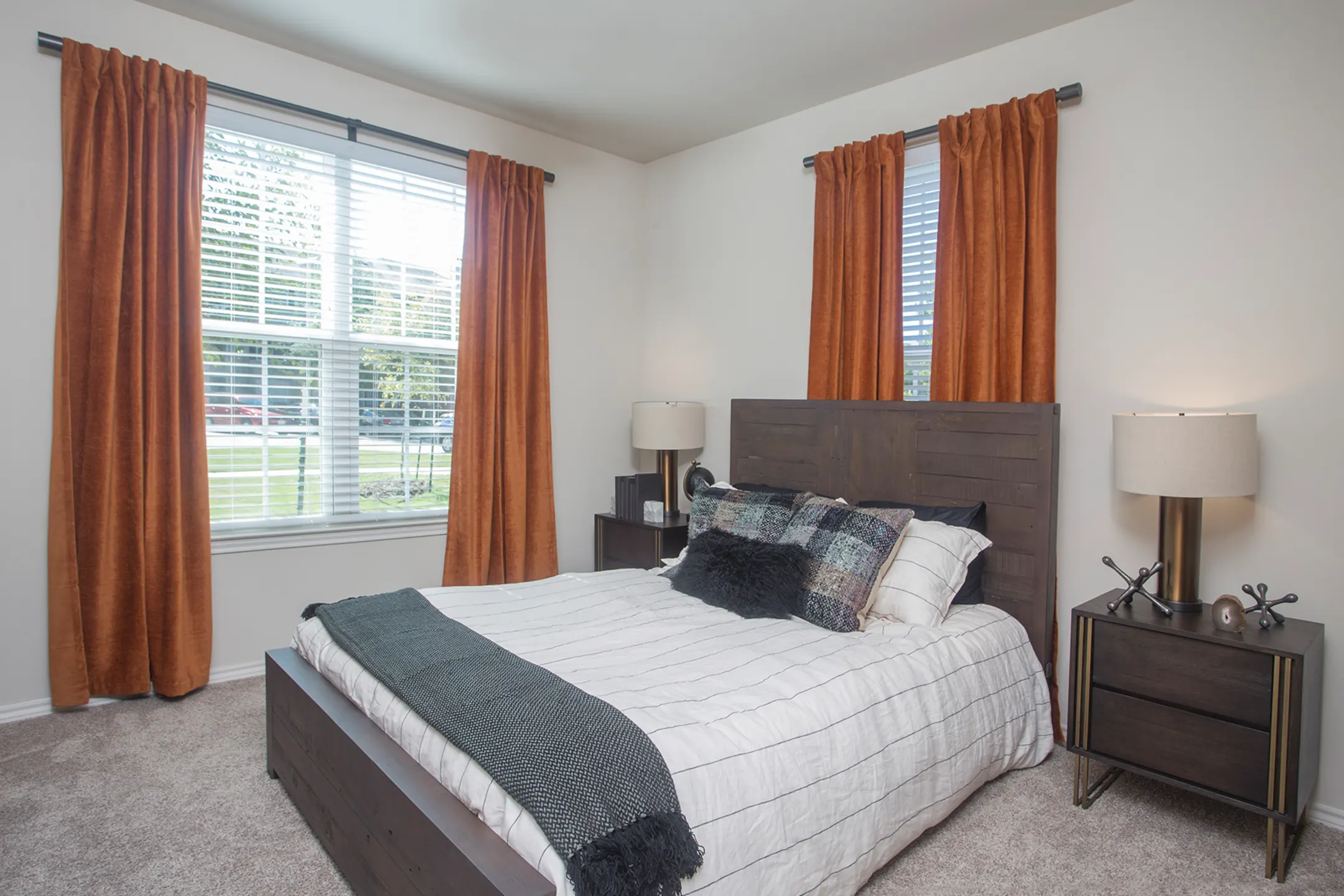 Lakeside Villas 2455 Weldwood Dr Baton Rouge, LA Apartments for