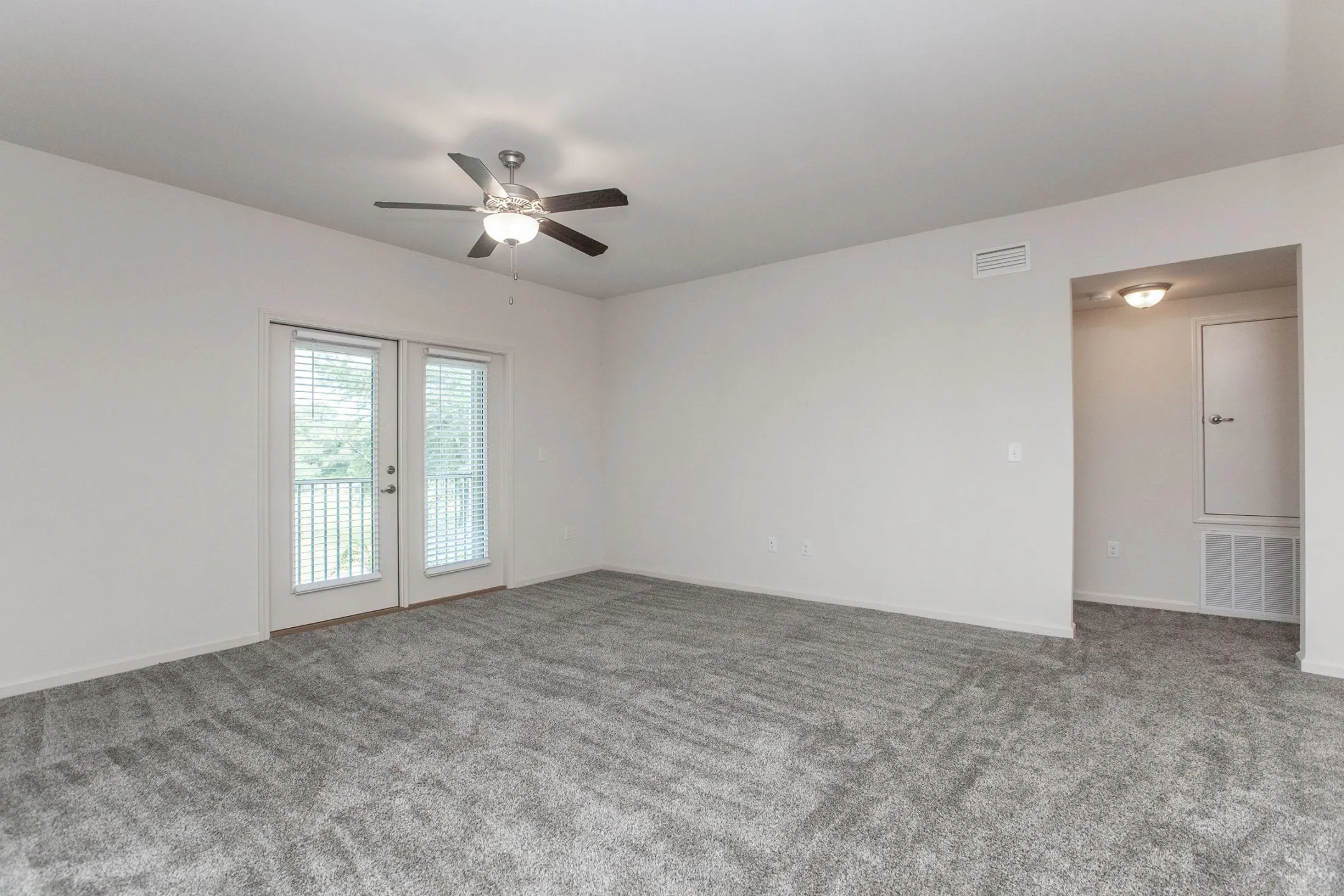 Living Room - Crosswinds Apartments - Fort Walton Beach, FL