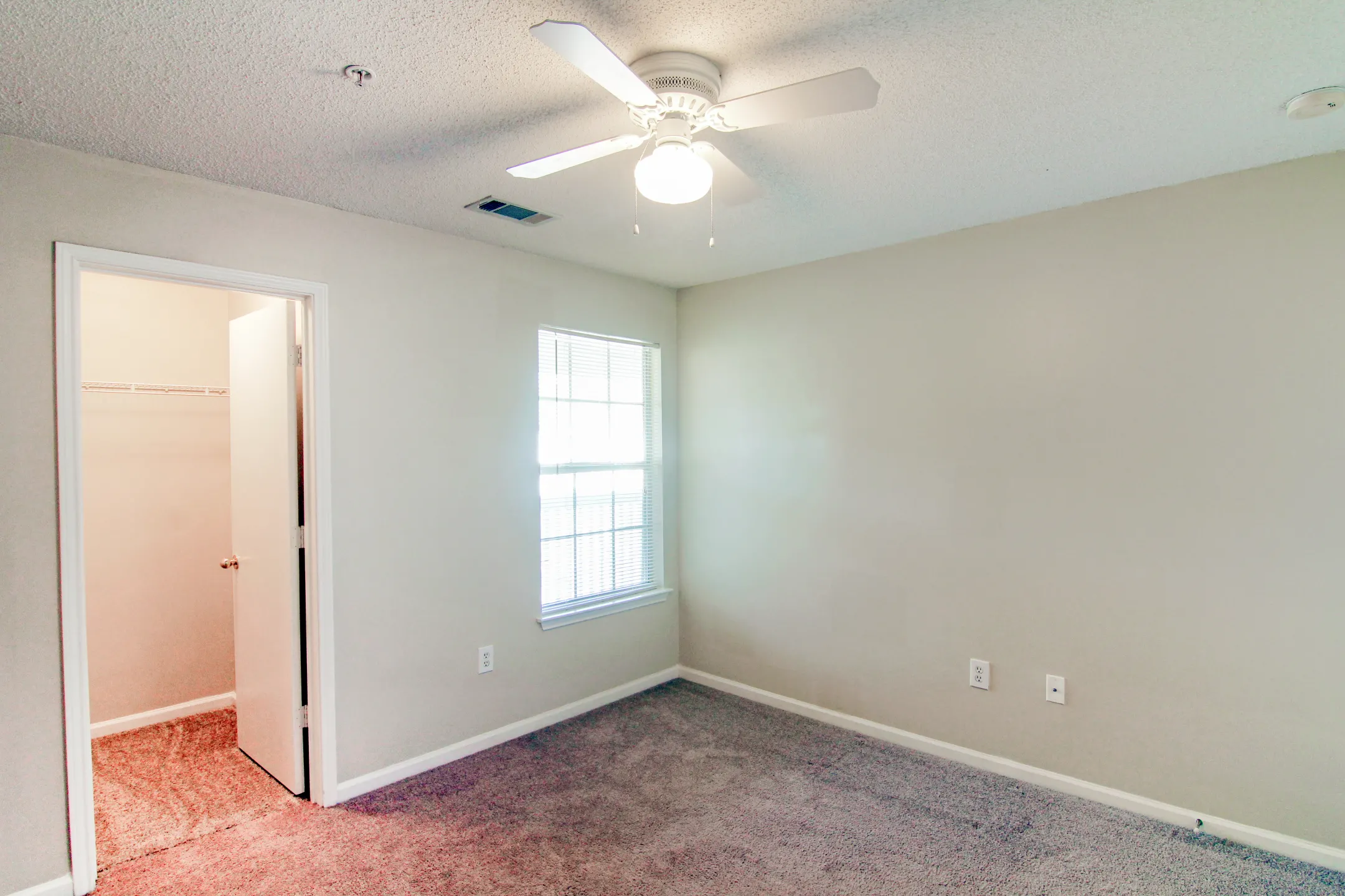 Forest Pointe Apartments - 504 Forest Cir | Walterboro, SC for Rent | Rent.