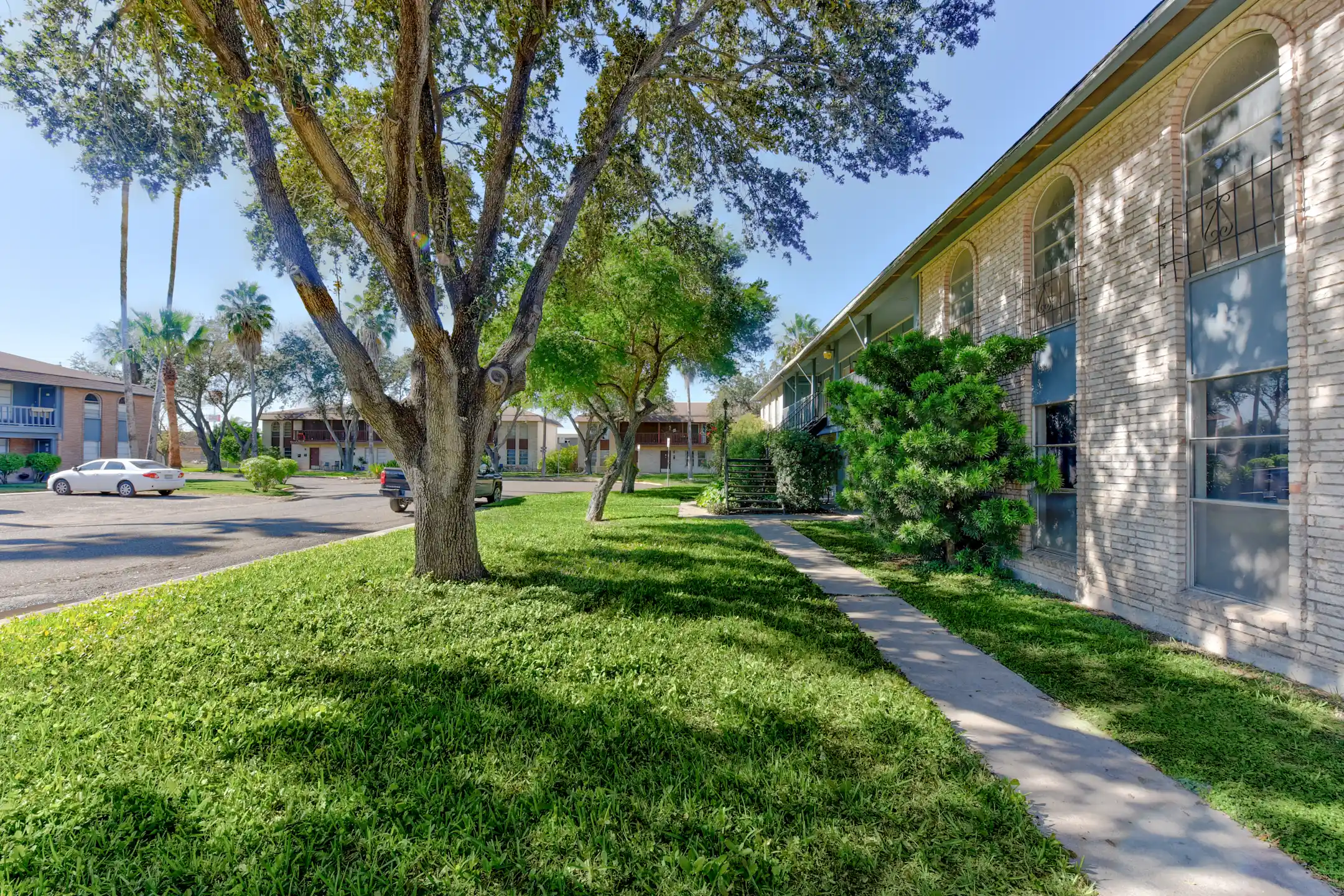 McIntyre Apartments 1608 W. McIntyre Street Edinburg, TX Apartments