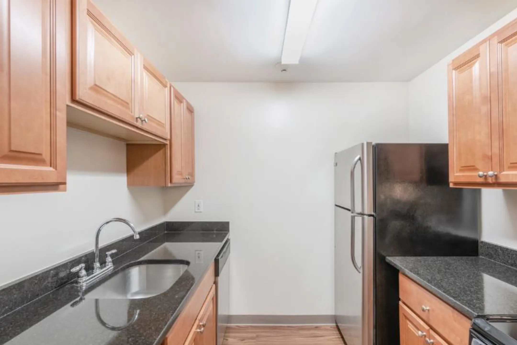 Kitchen - Shorewood Apartments - North Providence, RI