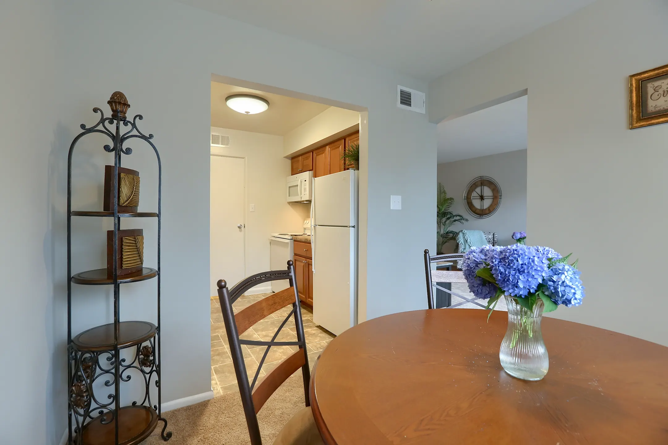 Delbrook Manor Apartments 520 Breezewood Ct Mechanicsburg, PA