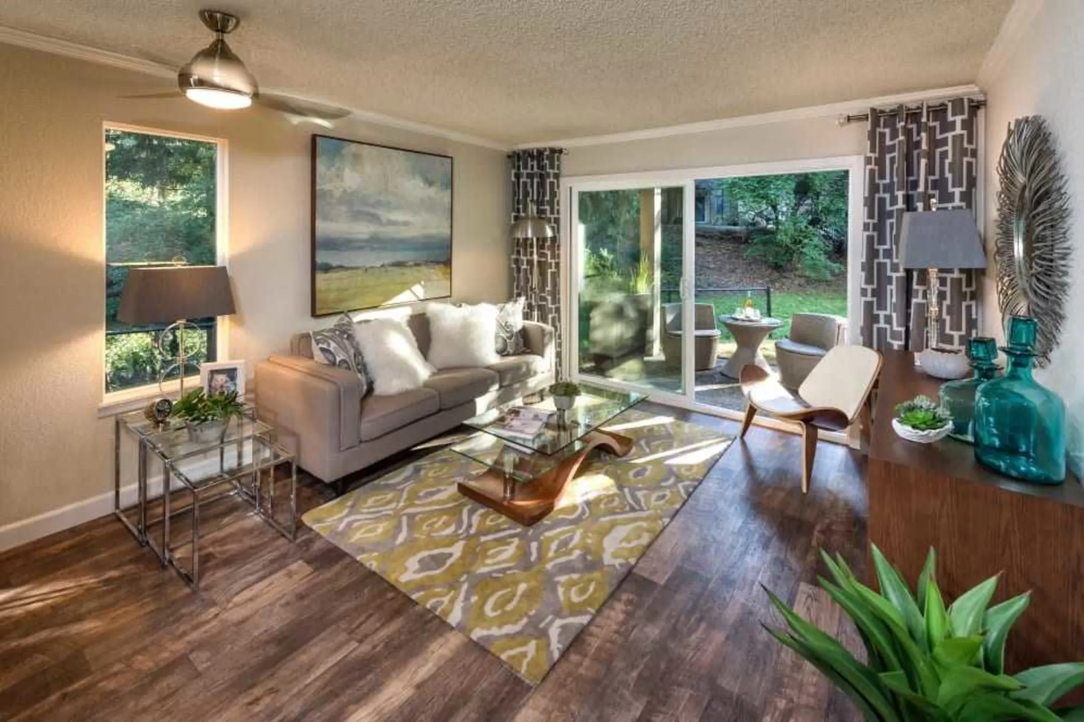 Living Room - Vue Kirkland - Kirkland, WA