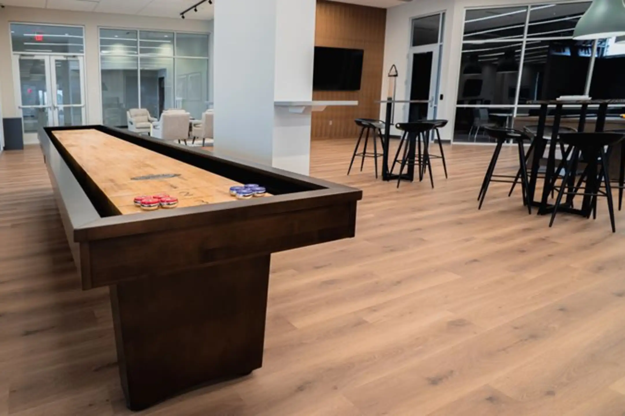 Viking Lakes Residences 710 Vikings Parkway Eagan, MN Apartments