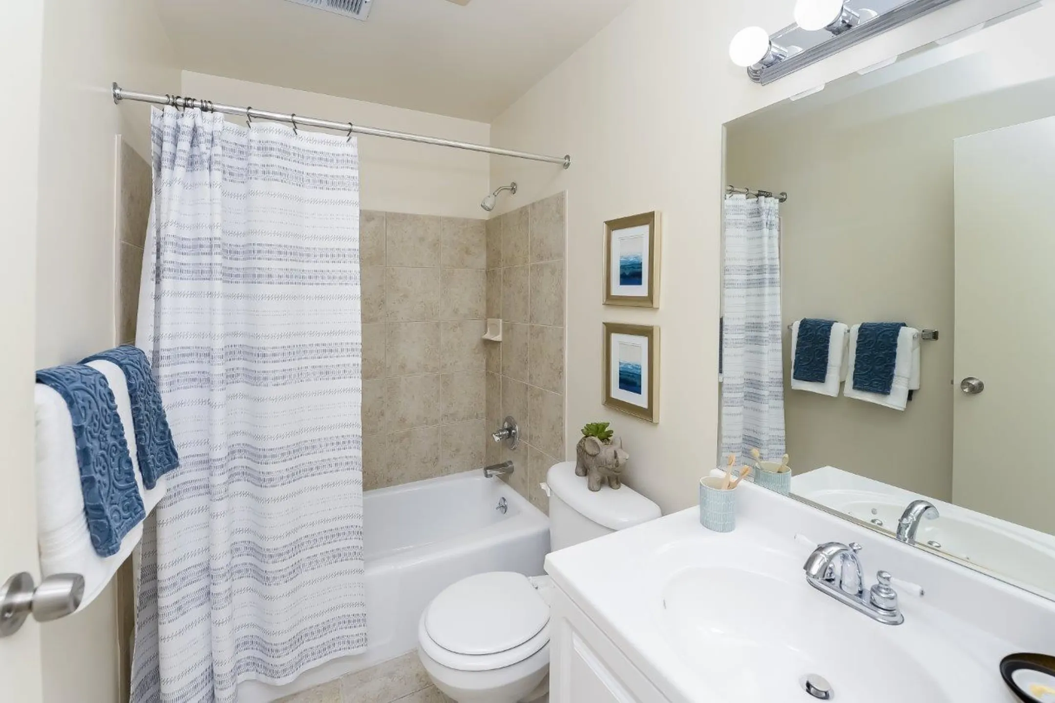Bathroom - Marchwood Apartments - Exton, PA
