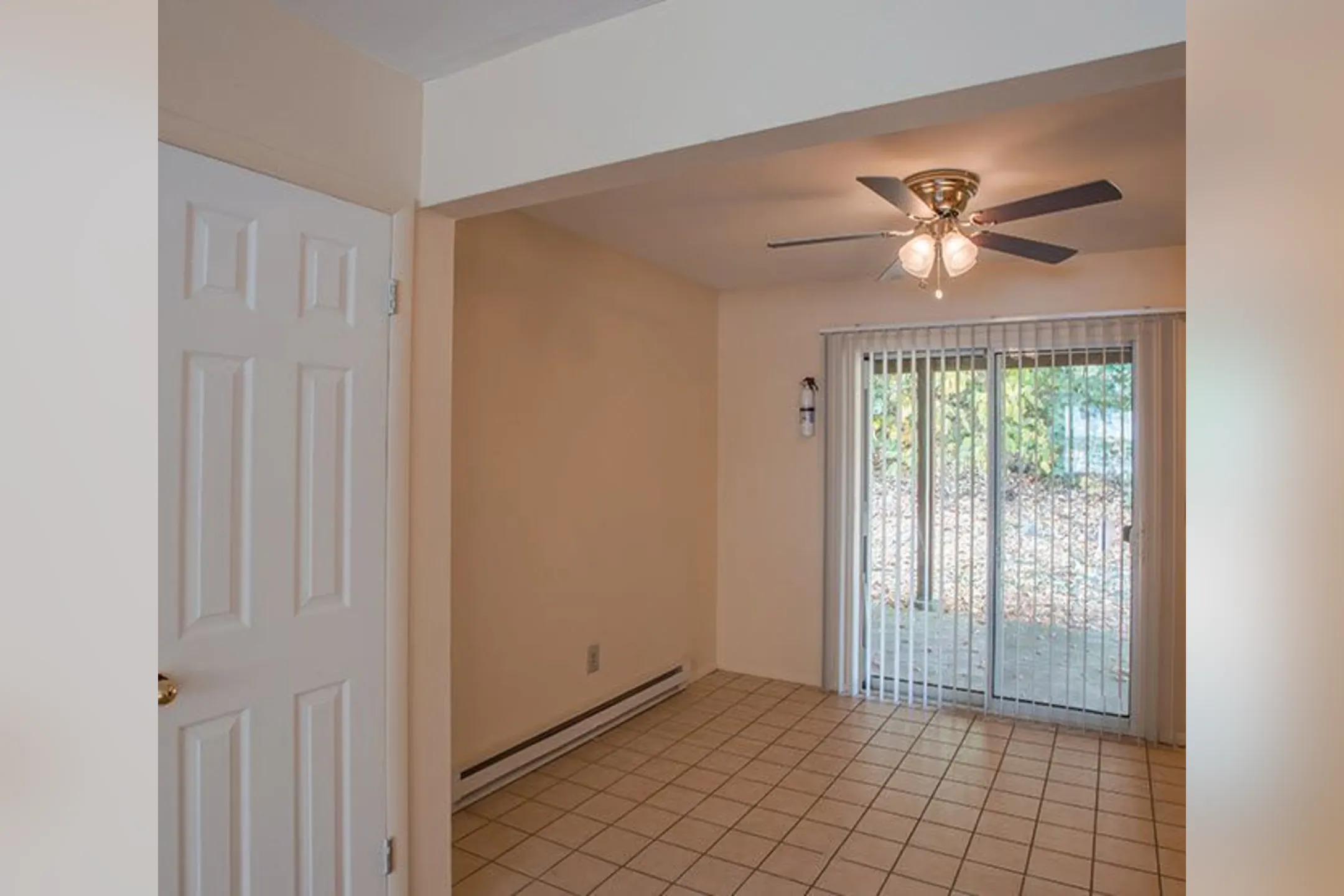 Maybrook Village Apartments 105 Broadway Maybrook, NY Apartments