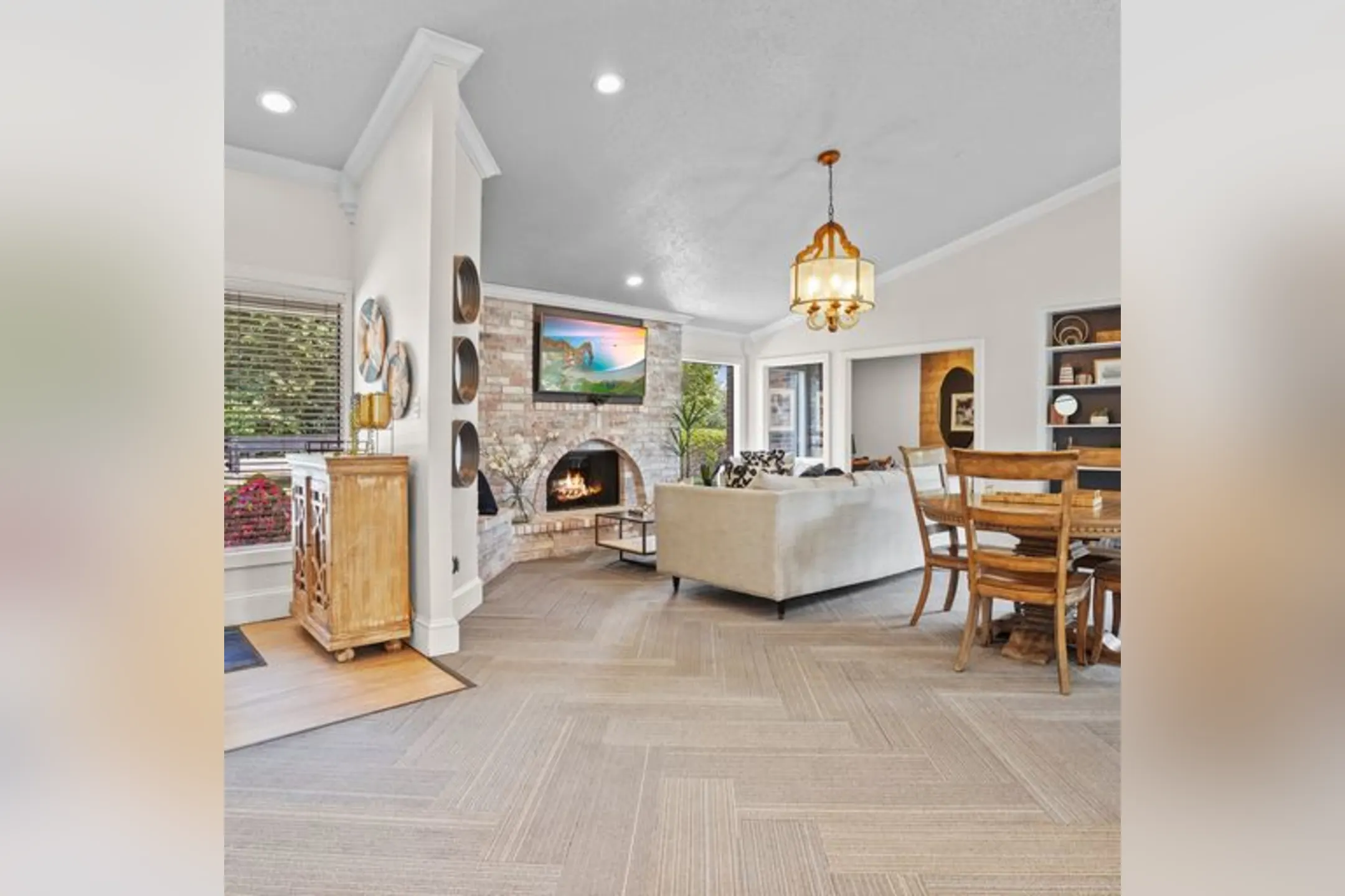Living Room - Creekwood - Tulsa, OK