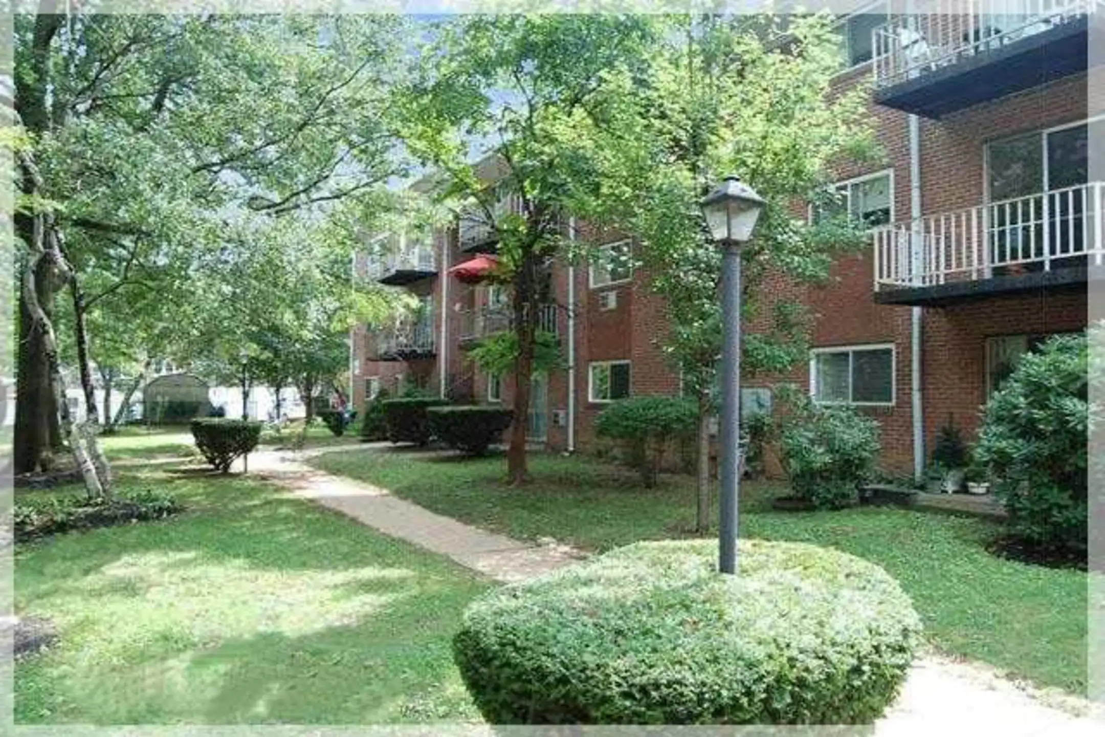 Building - Glencroft Club Apartments - Folcroft, PA