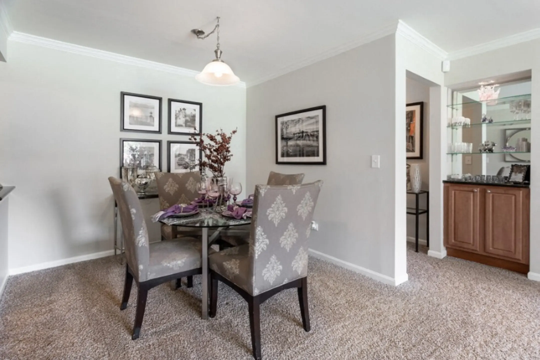 Versailles On the Lakes/Oakbrook Terrace Apartments Oakbrook Terrace