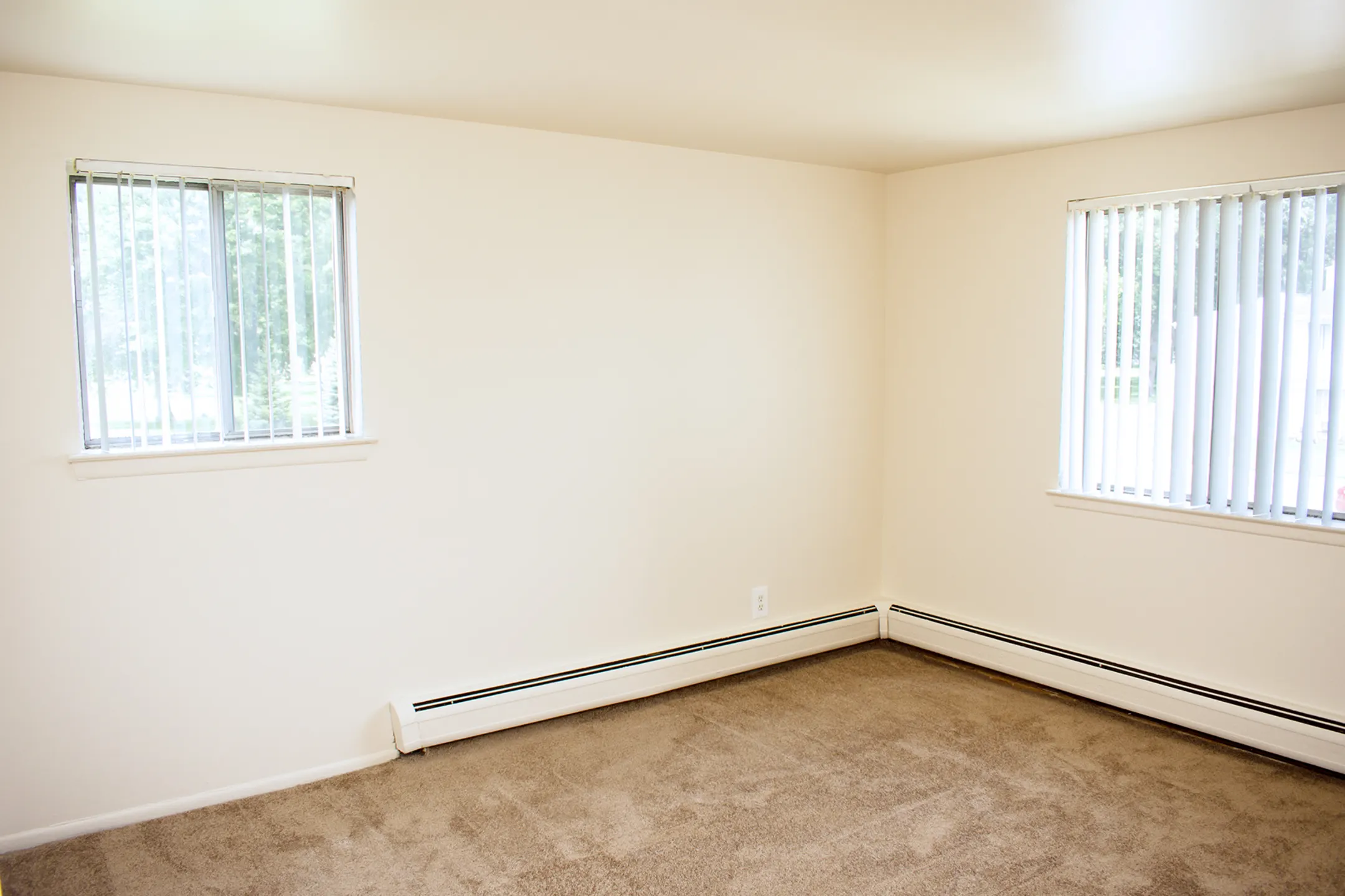 Taylor Park Townhomes 11312 Elm St Taylor, MI Apartments for Rent