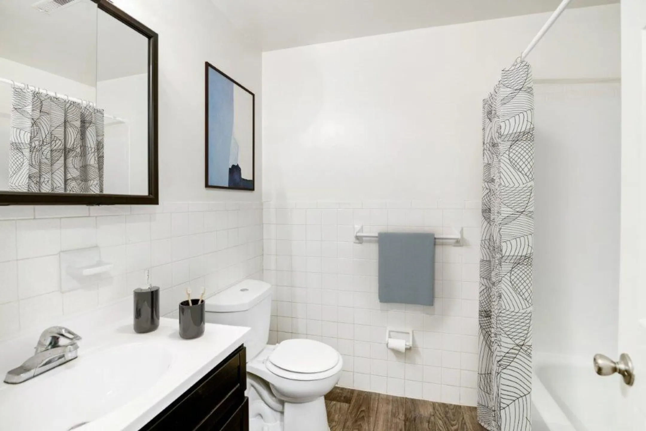 Bathroom - Mapleton Square Apartment Homes - Dover, DE