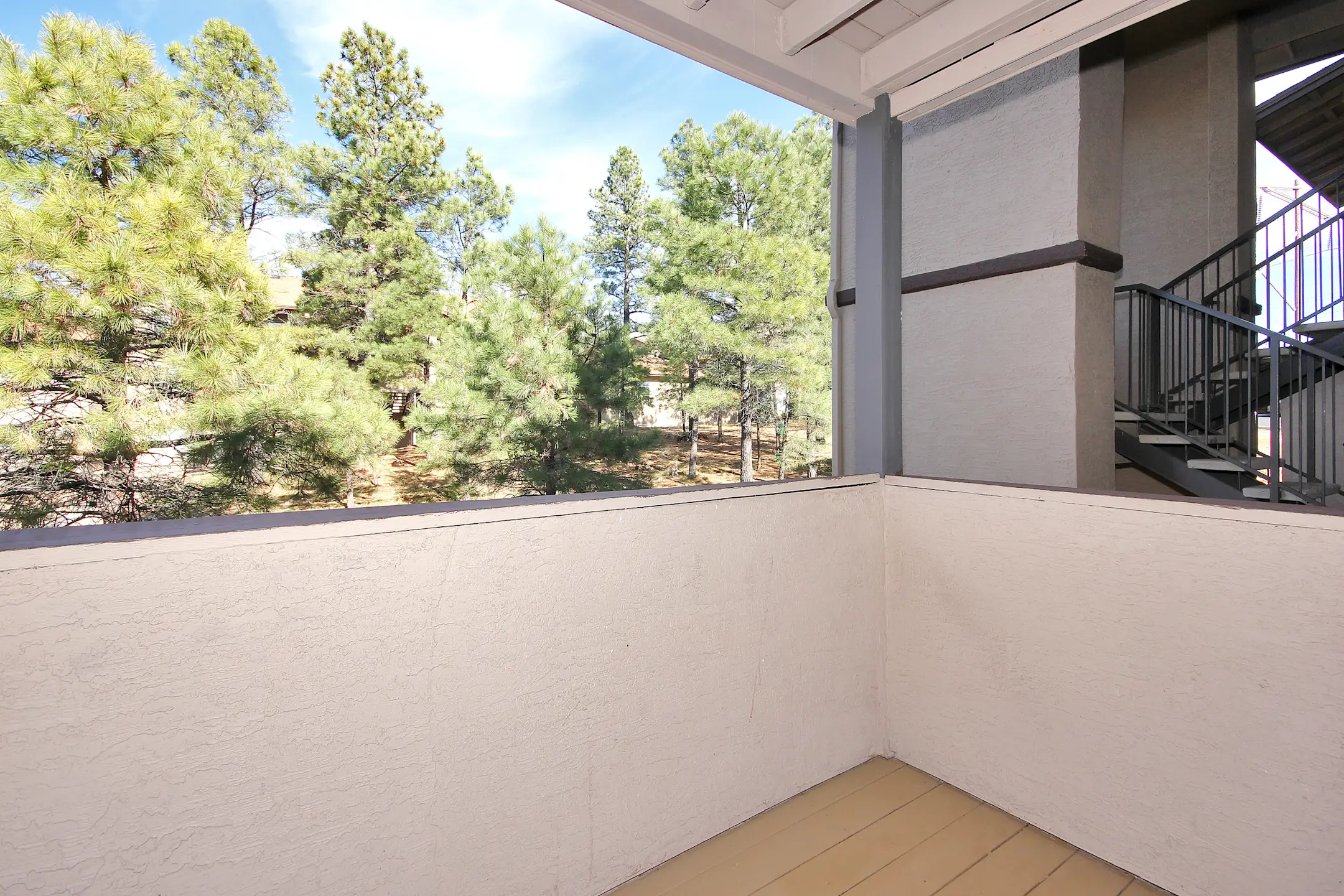 Patio / Deck - Table Rock Apartments - Flagstaff, AZ