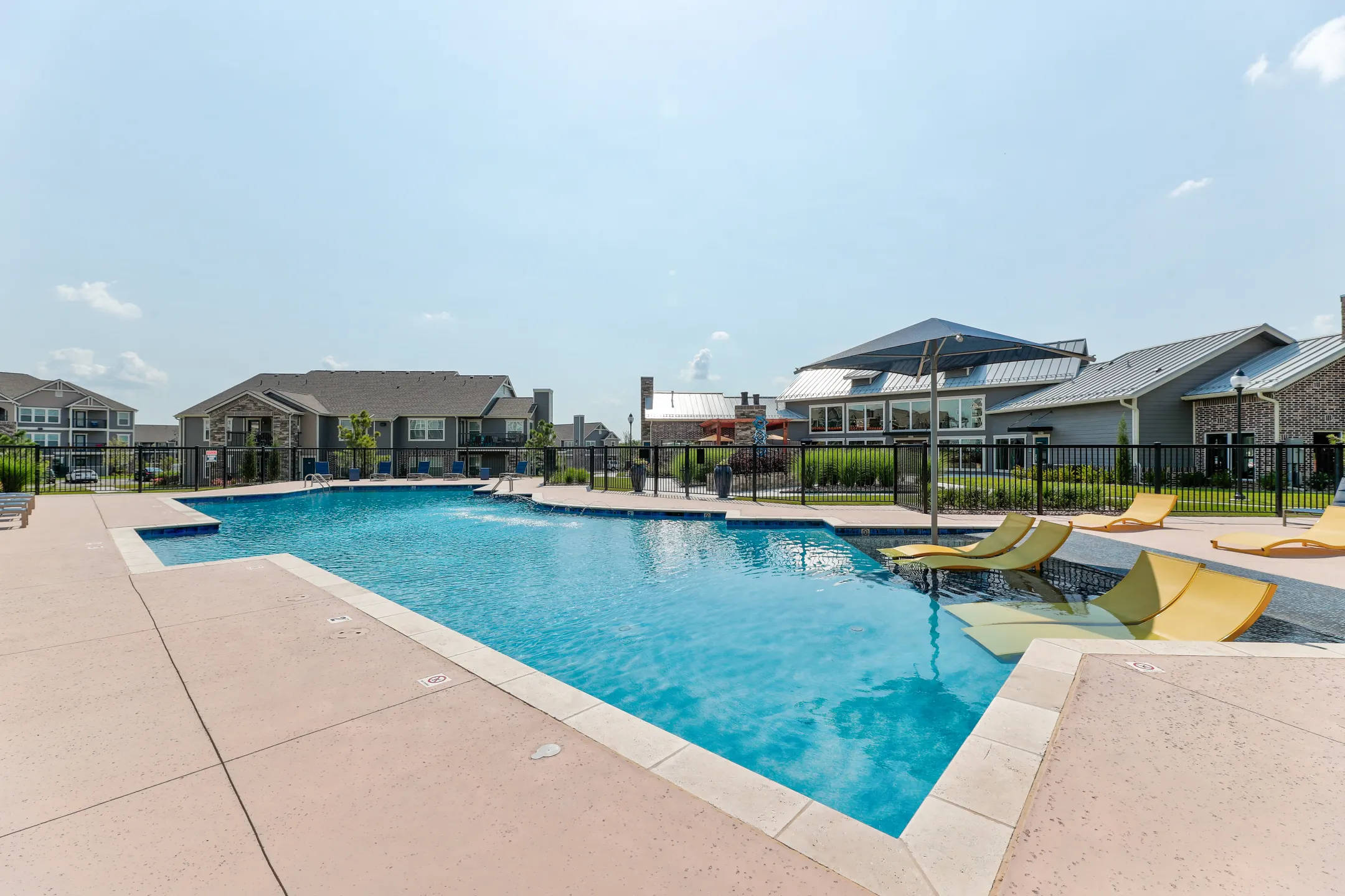 Pool - Cottages At Crestview - Wichita, KS