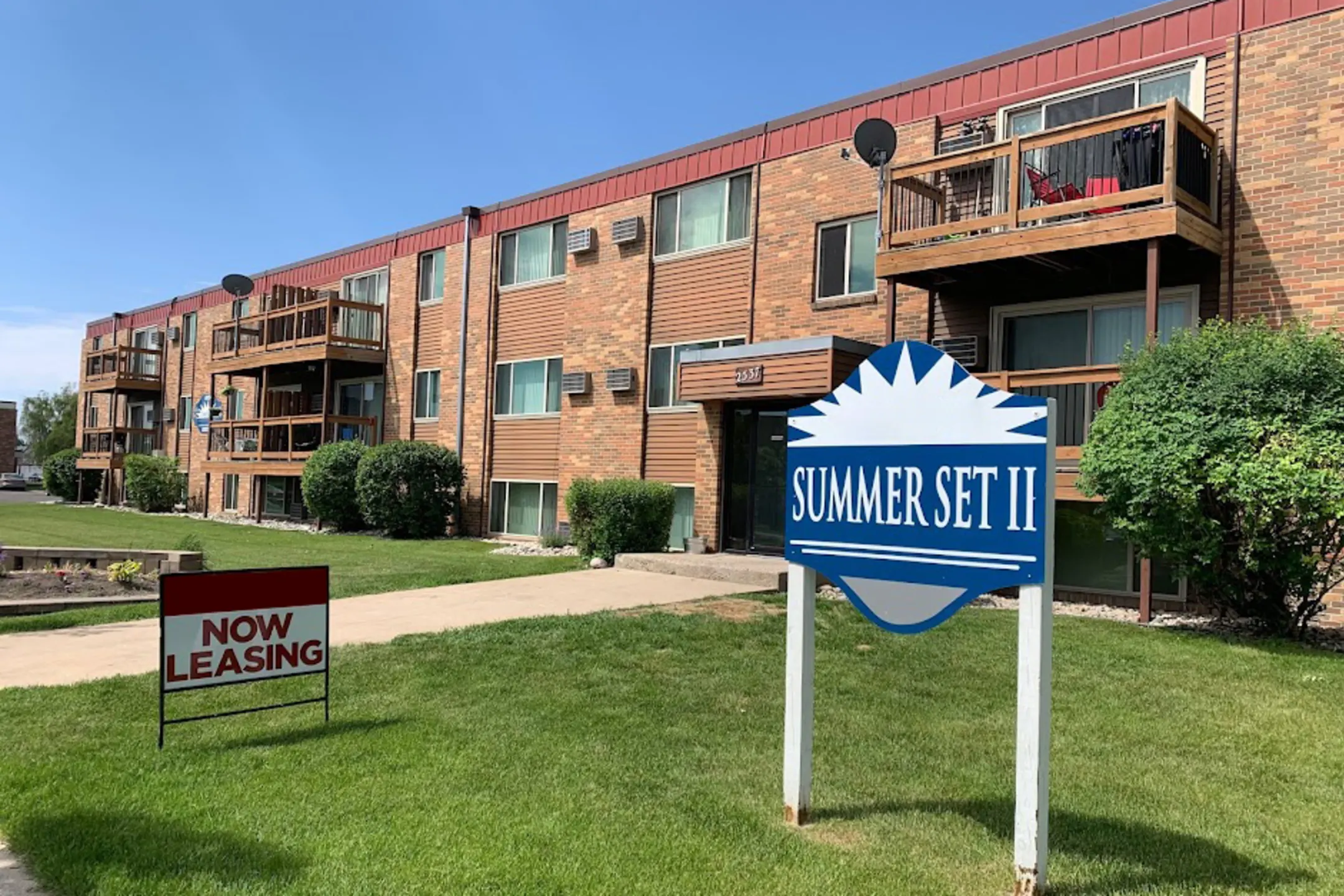 Summerset Apartments - Fargo, ND