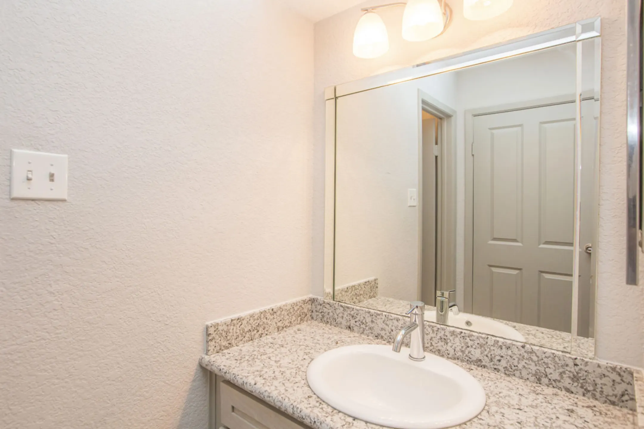 Bathroom - Elm Grove Apartments - Kingwood, TX